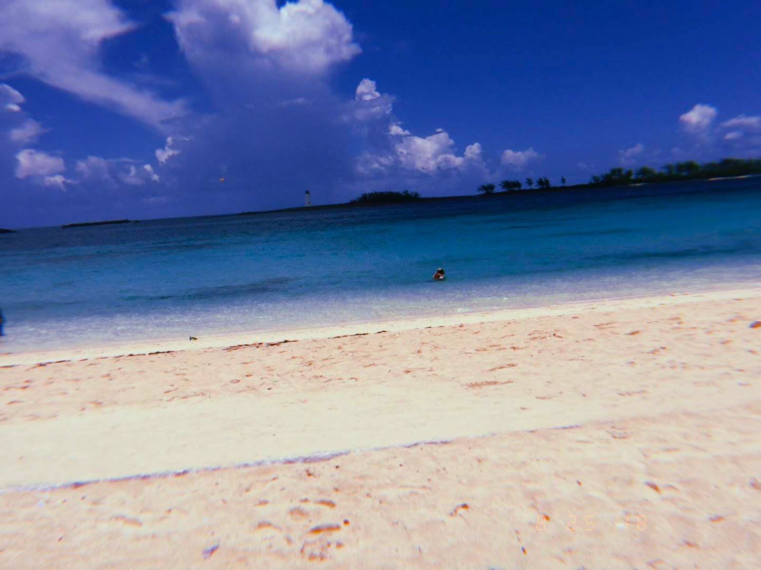 Iyarai Harris "Bahamas Beach" Photography, Digital Photography for Digital Spaces class