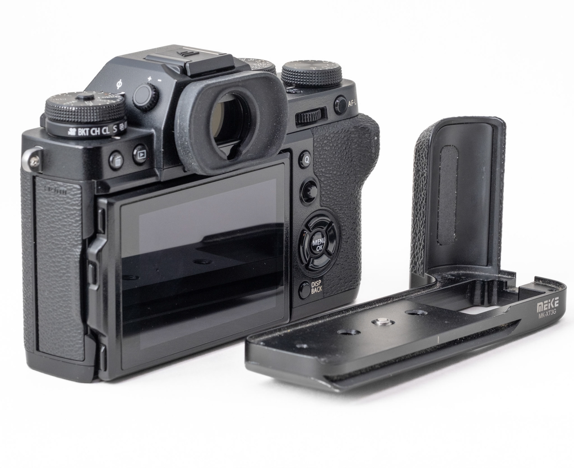 Neike håndtaget giver et godt og sikkert greb. Det beskytter særligt bunden mod slid og stød. Batteriet kan skiftes med hångrebet monteret.