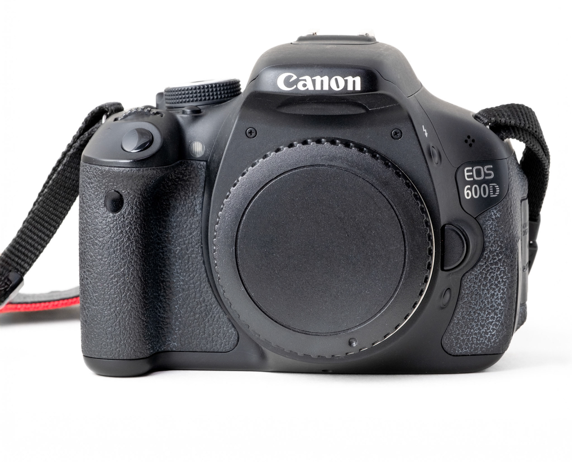 Canon EOS 600d . Fuldt funktiondygtigt. Pris 1.200. Køb det sammen med flere optikker og lad os finde en samlet god pris.