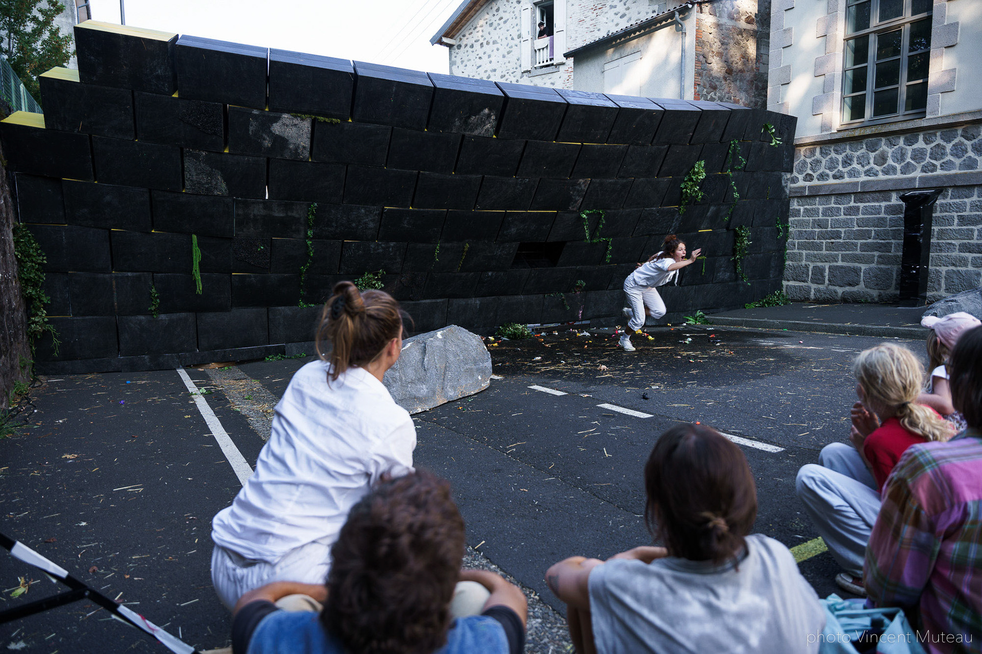 L’Amicale – Julien Fournet_L’Enfance majeure