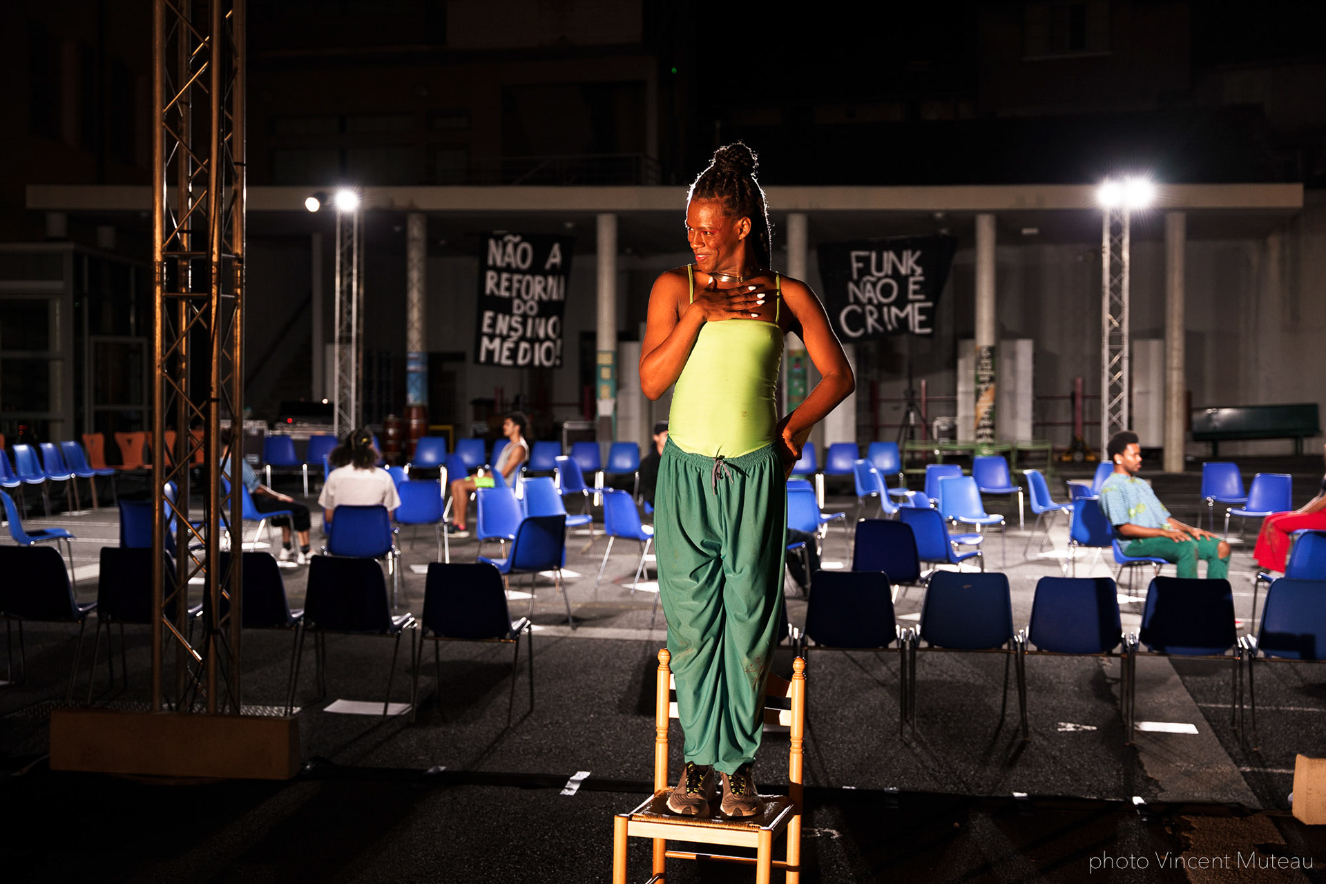 coletivA Ocupação_Quando Quebra Queima