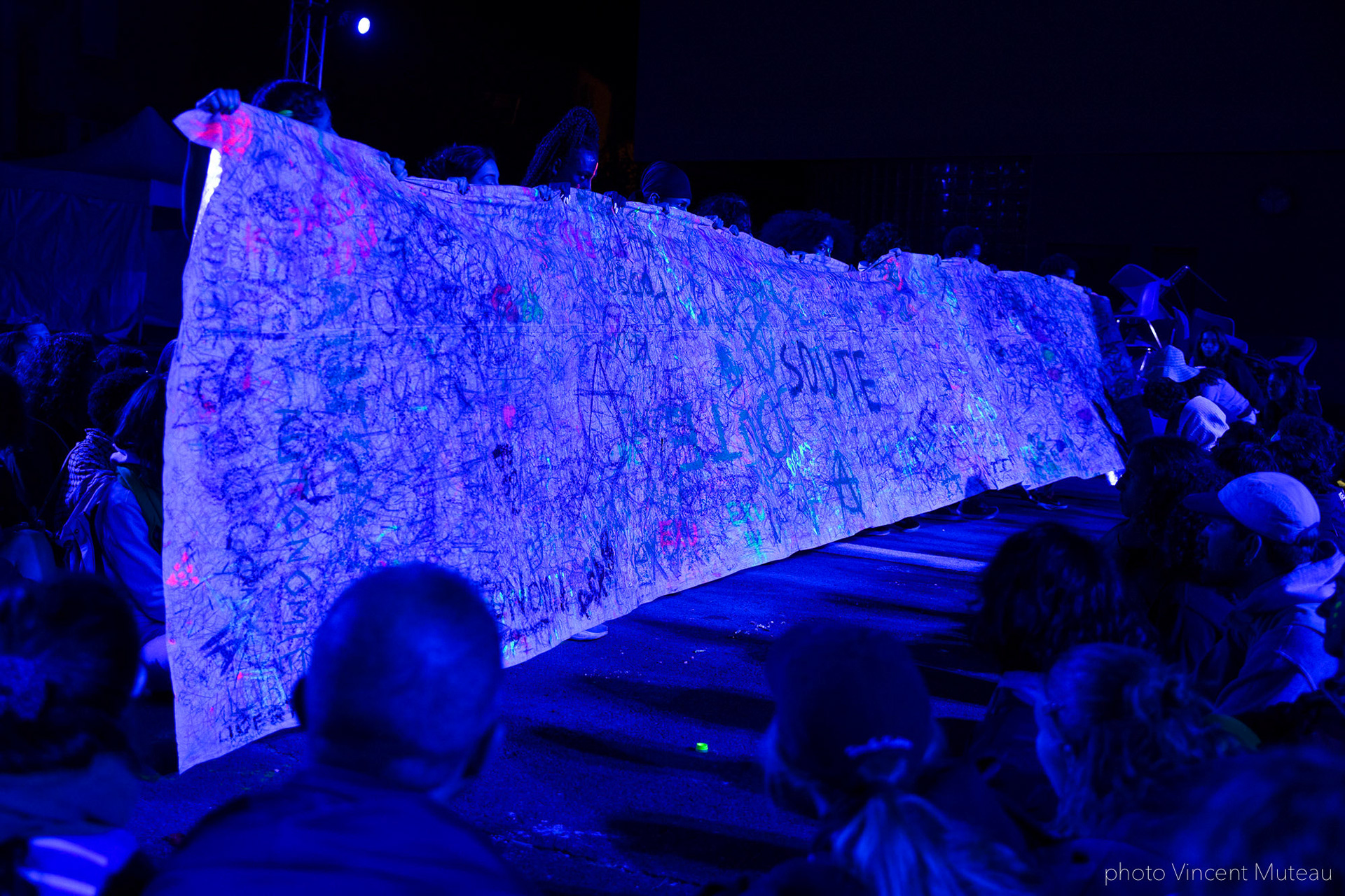 coletivA Ocupação_Quando Quebra Queima