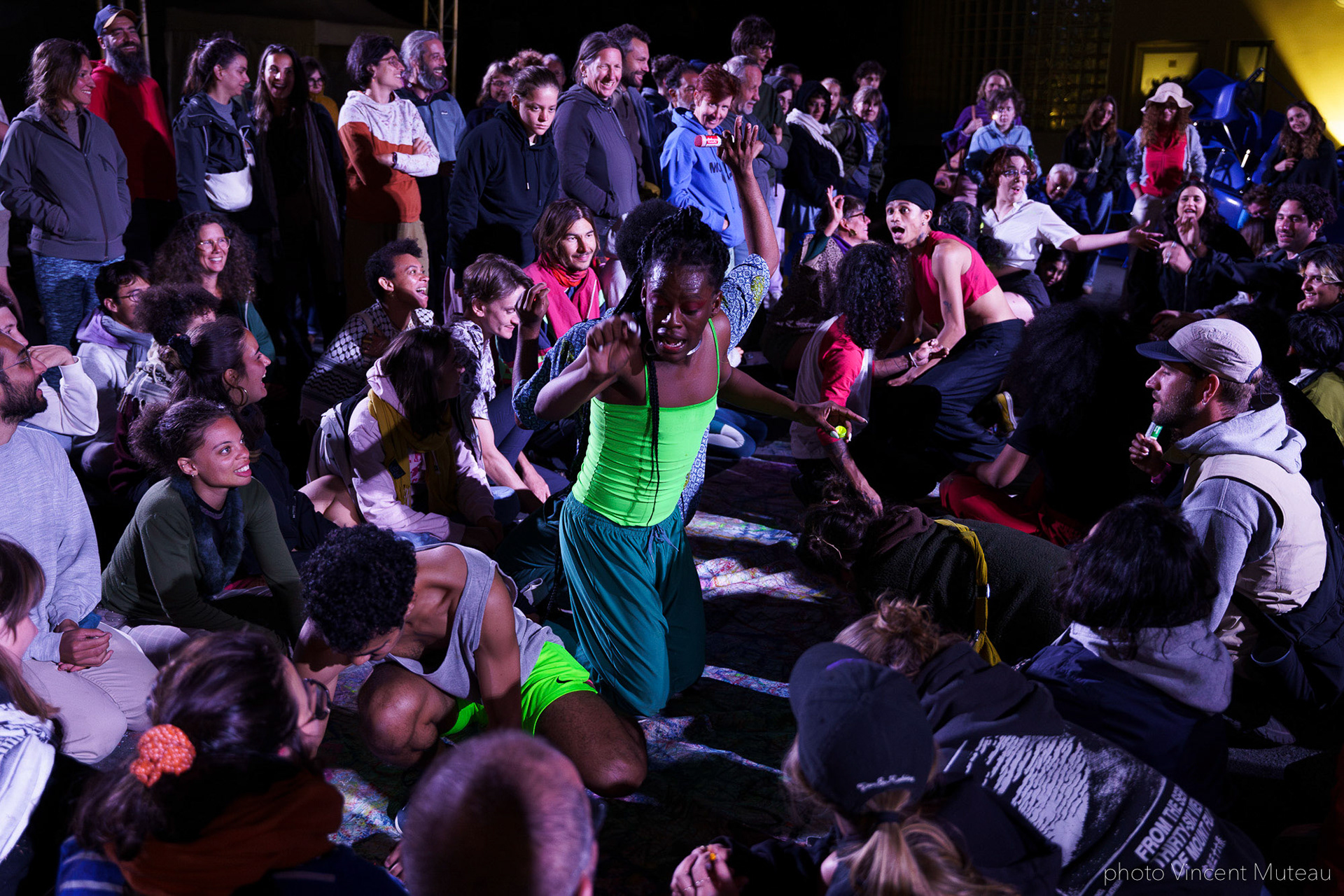 coletivA Ocupação_Quando Quebra Queima