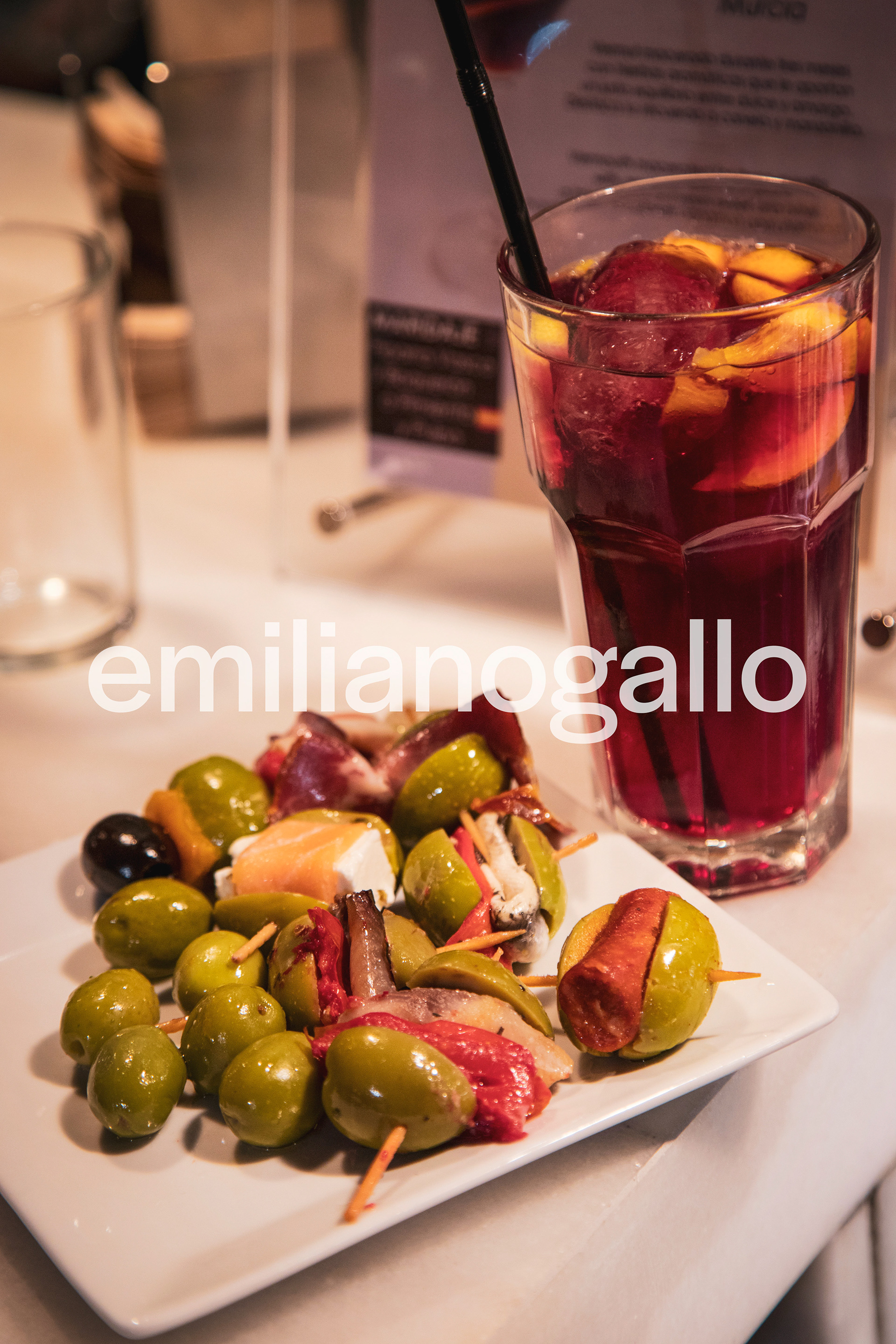 La hora del vermut / Mercado de San Miguel / Madrid, España