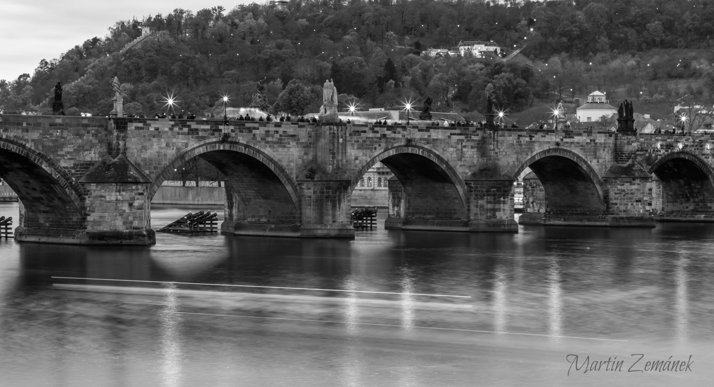 Karlův most od Alšova nábřeží