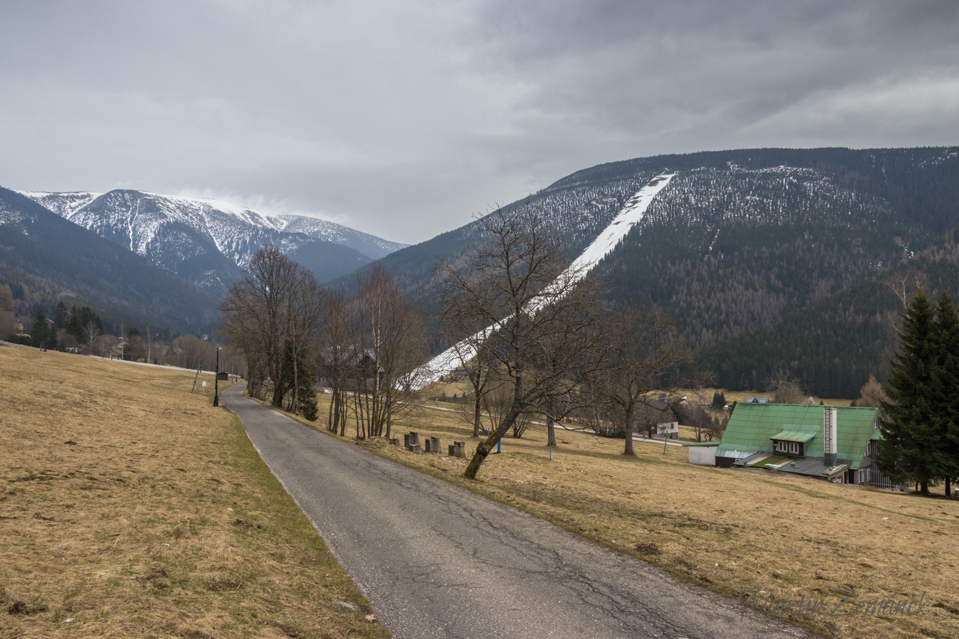 Špindlerův Mlýn - Zátiší s horami