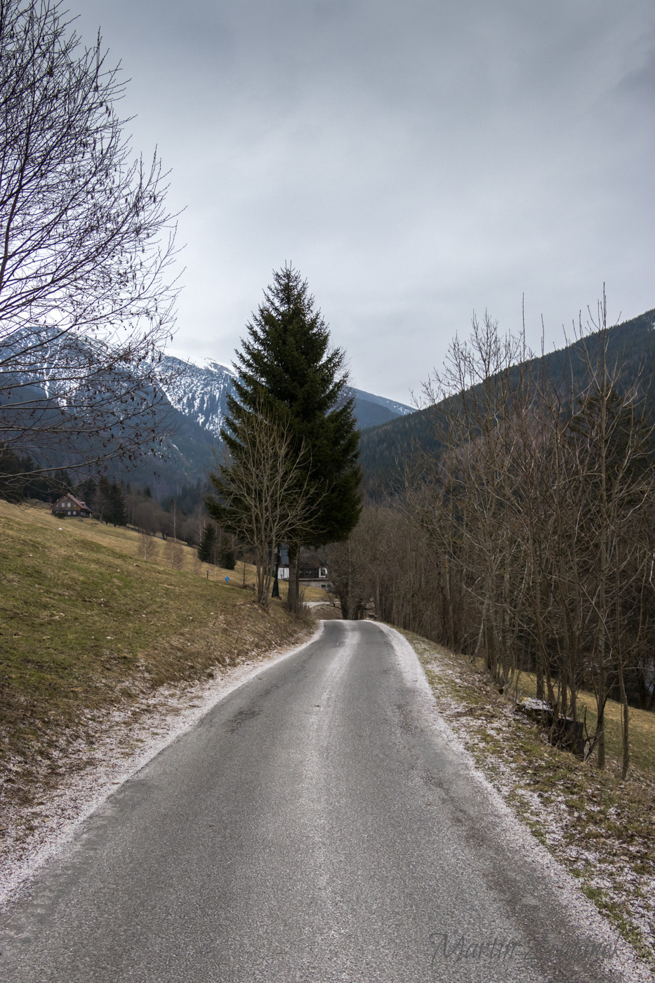 Špindlerův Mlýn - Zátiší s horami