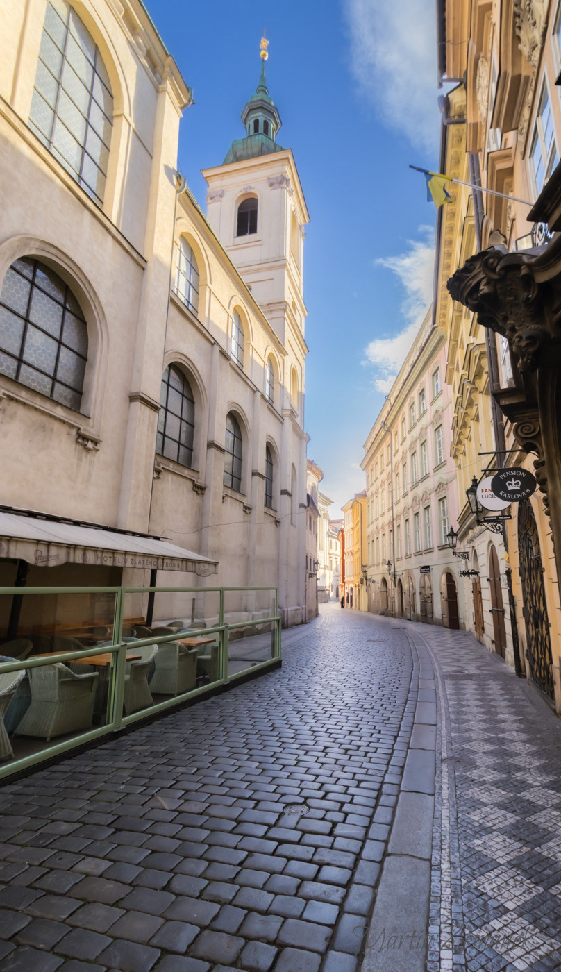 Ulice Karlova před Karlovým mostem