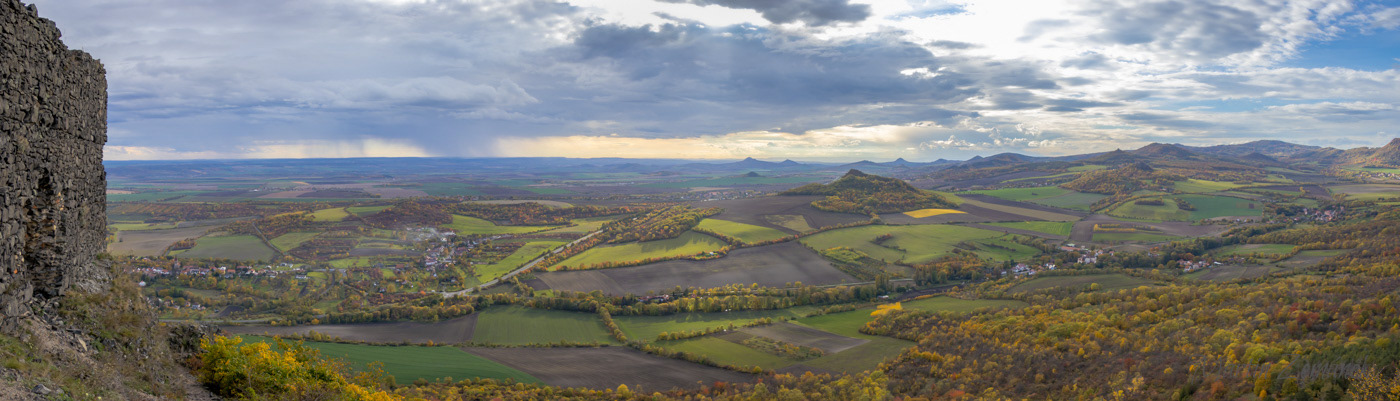 České středohoří - Ze zříceniny hradu Košťálov