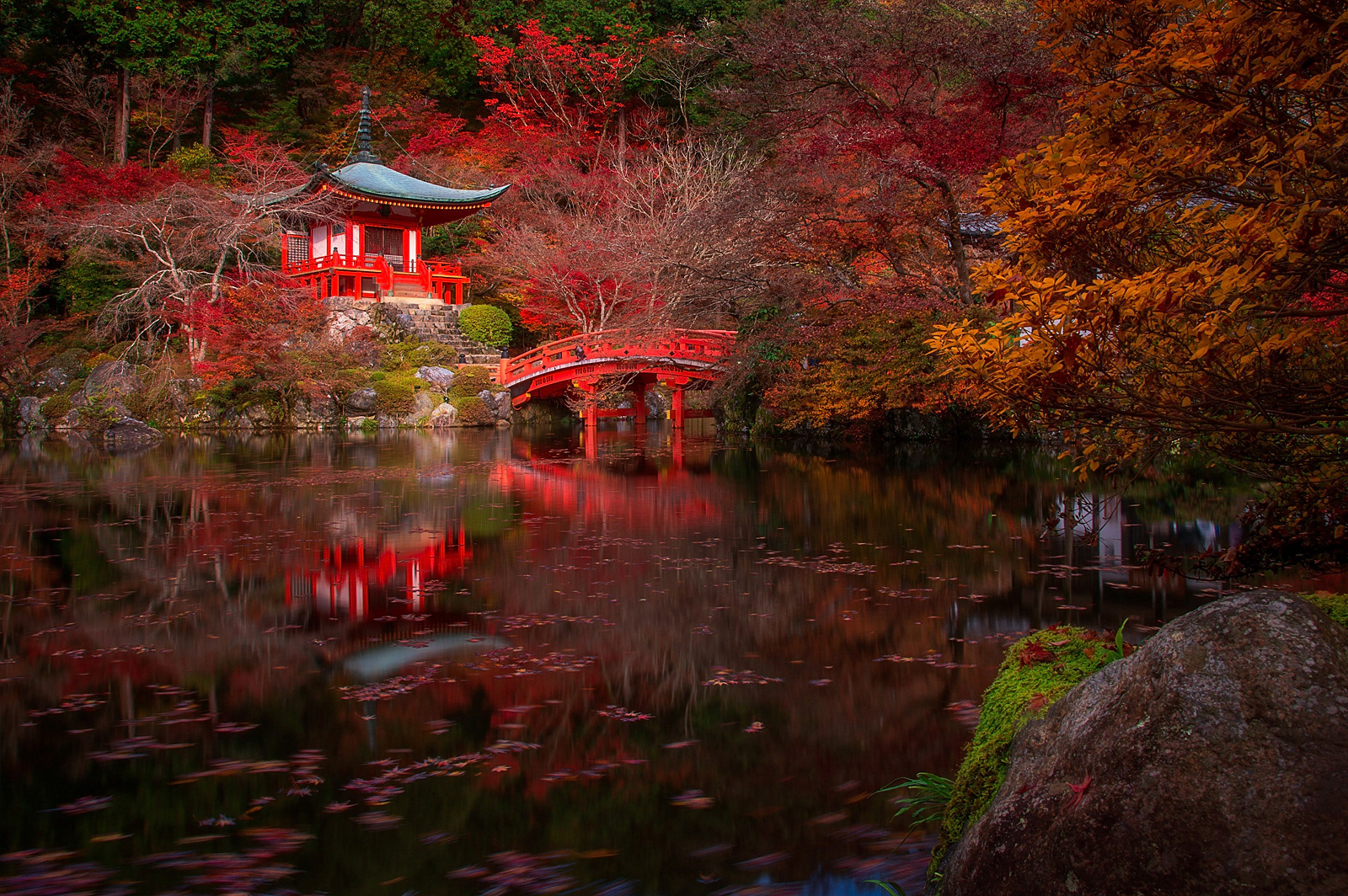 Daigo-Ji temple in autumn