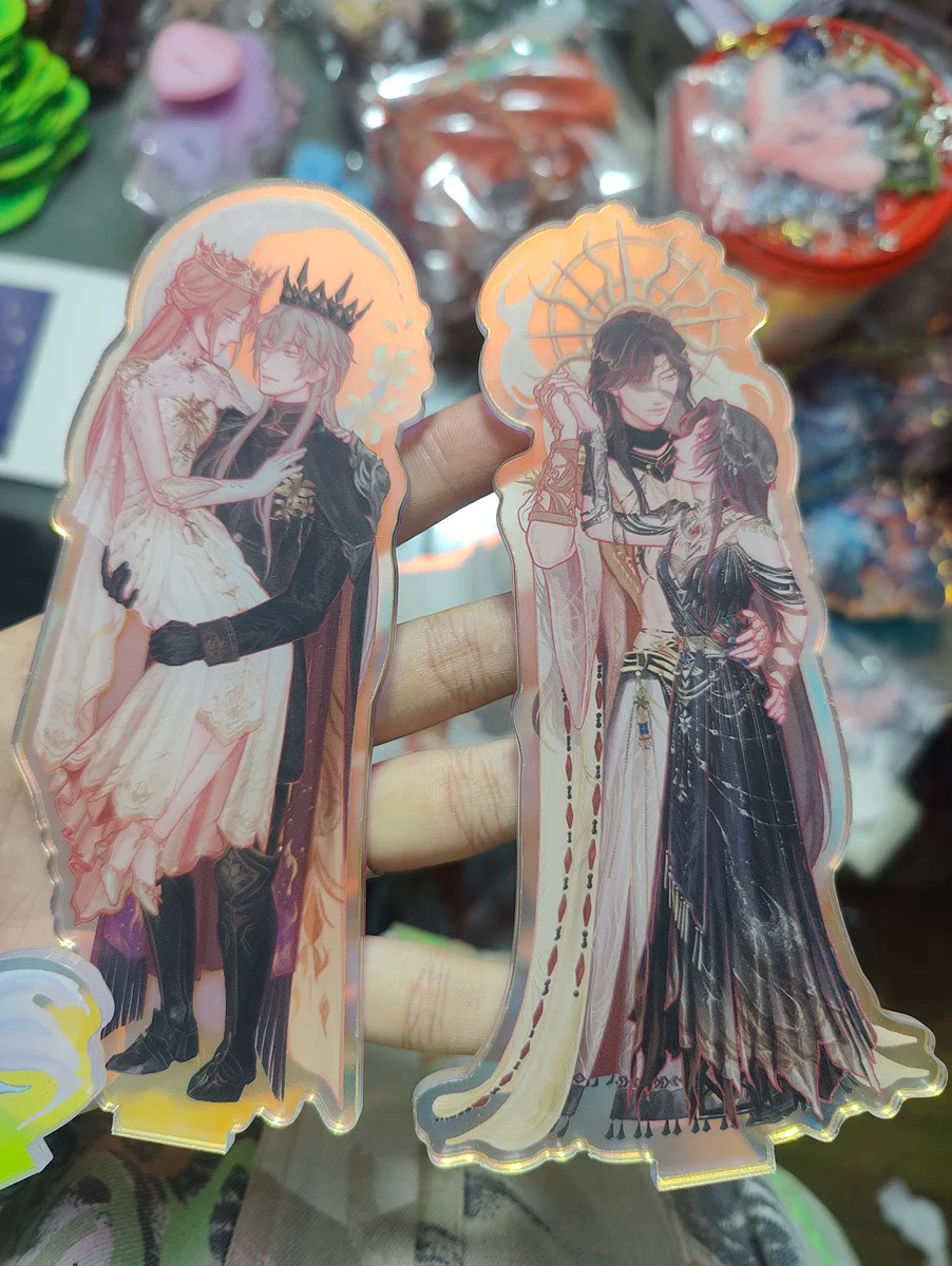 standees