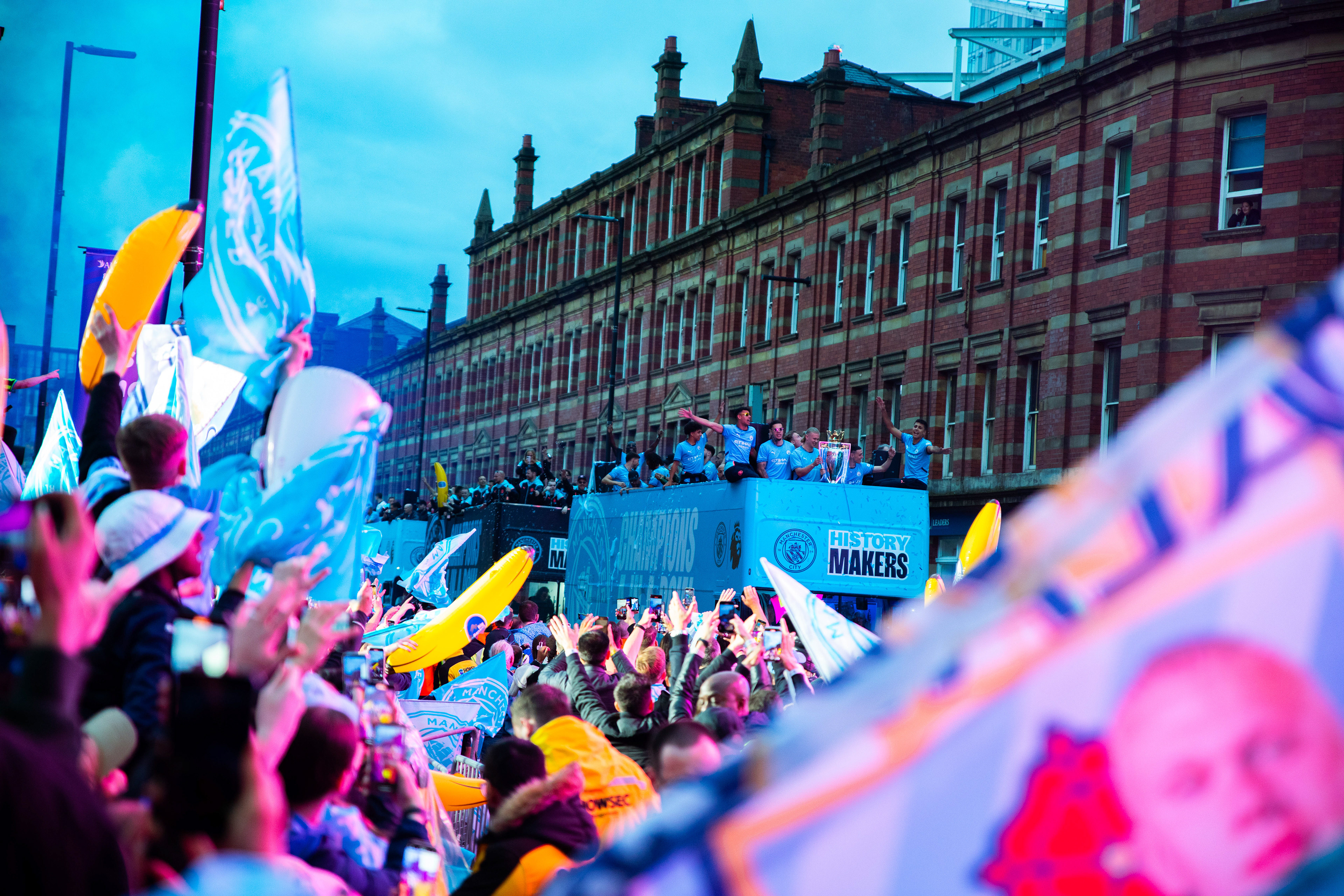 MANCHESTER CITY FANS (2024 BUS PARADE)
