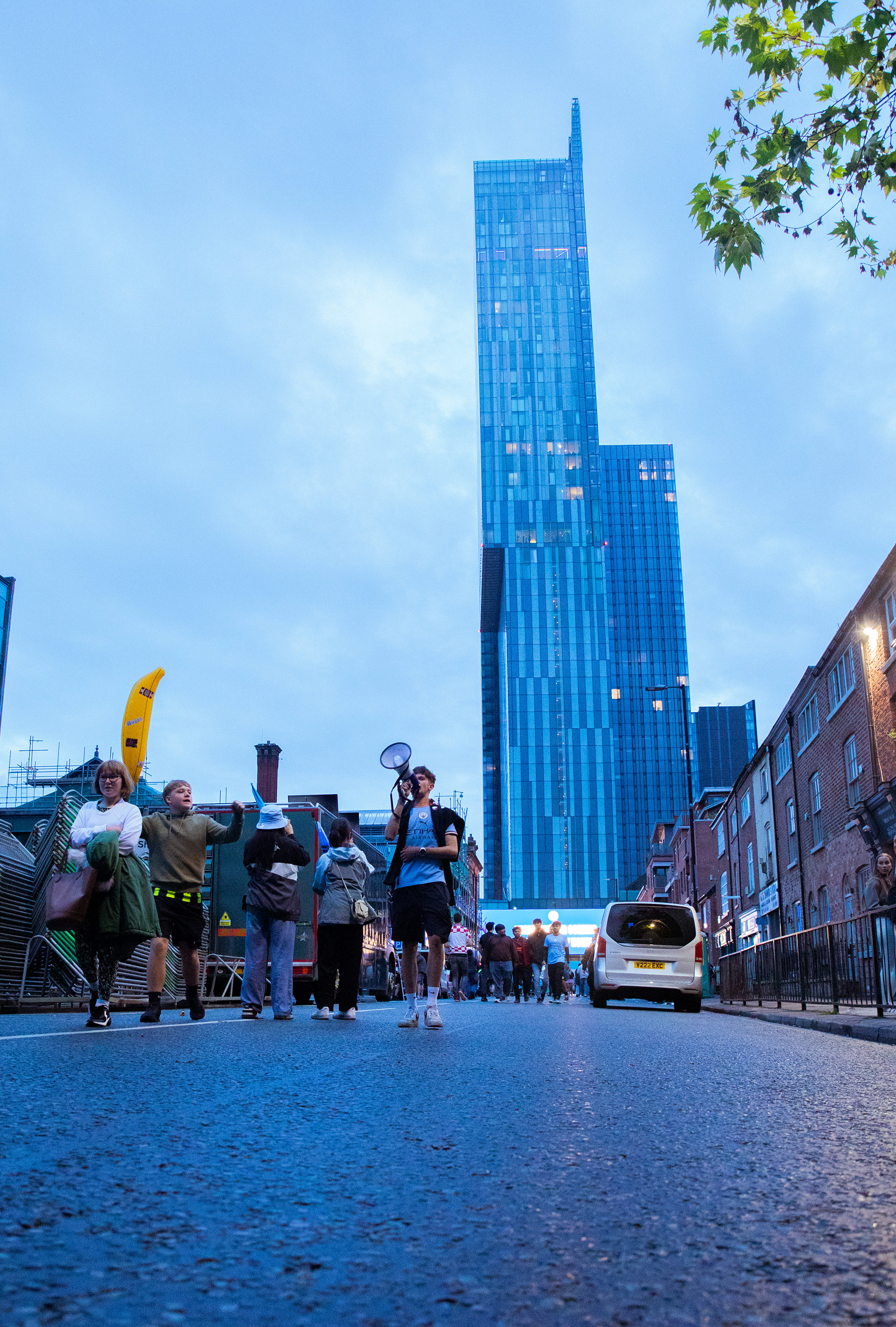 MANCHESTER CITY FANS (2024 BUS PARADE)