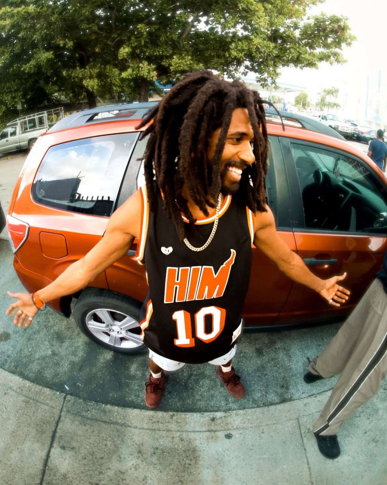 Yoshi Thompkins 24'