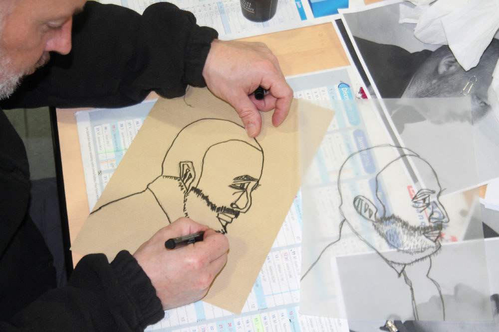 Dessiner son portrait et un objet qui parle de nous