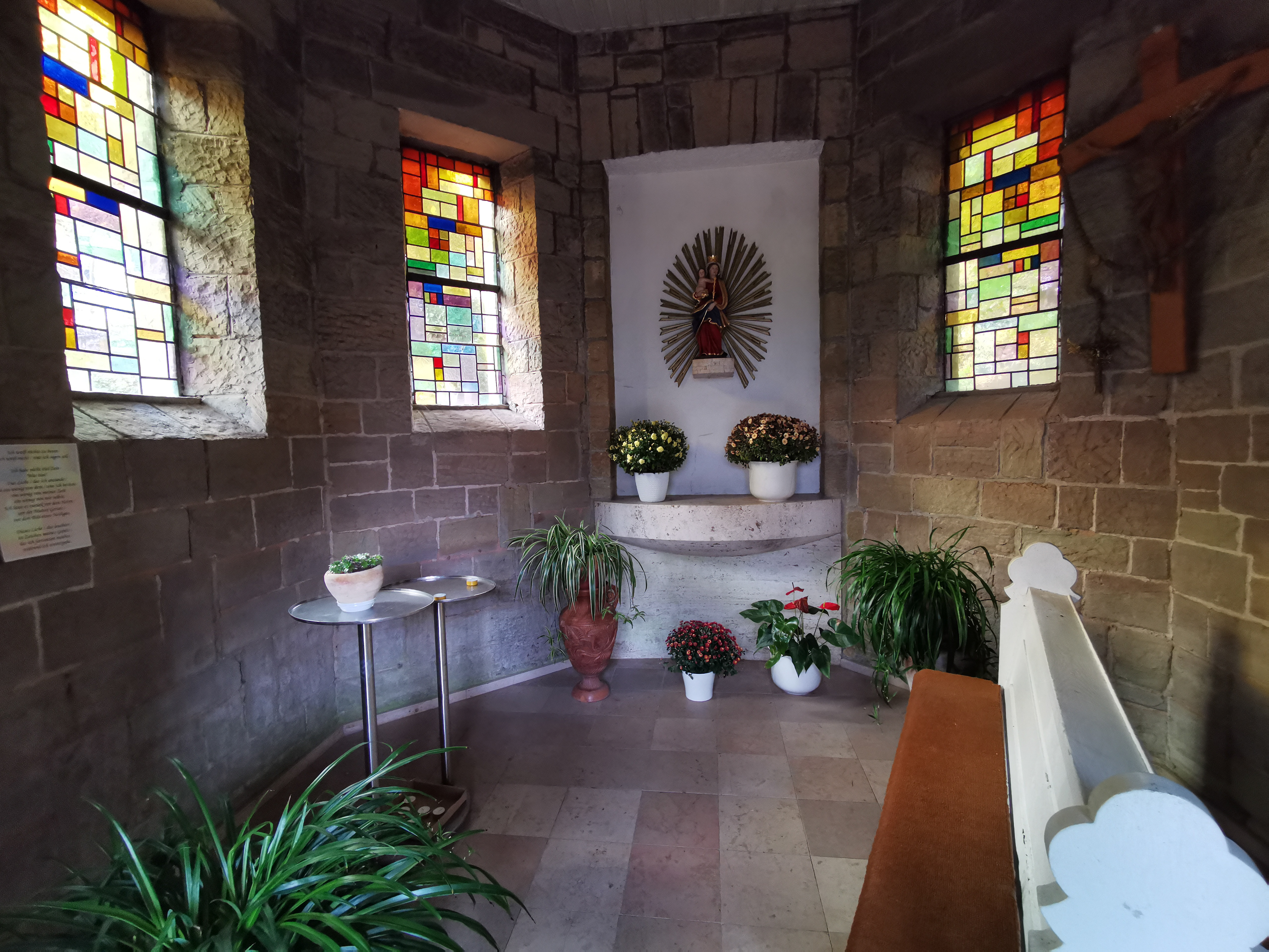 Innenansicht der Kapelle am marienbrunnen Marpingen