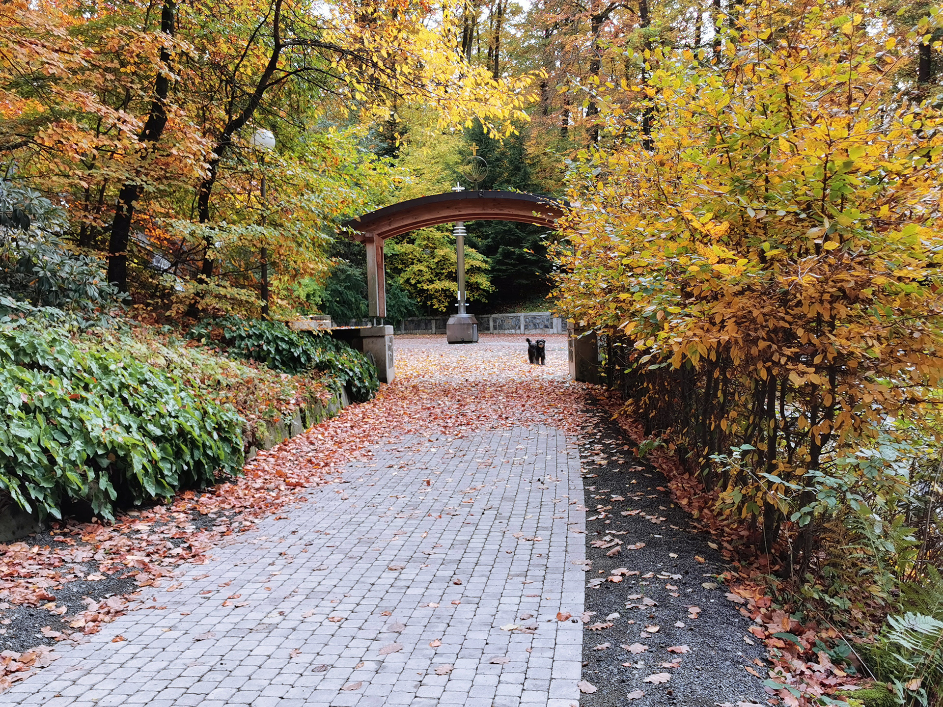 Eingangsportal zum Marienquellen-Bereich