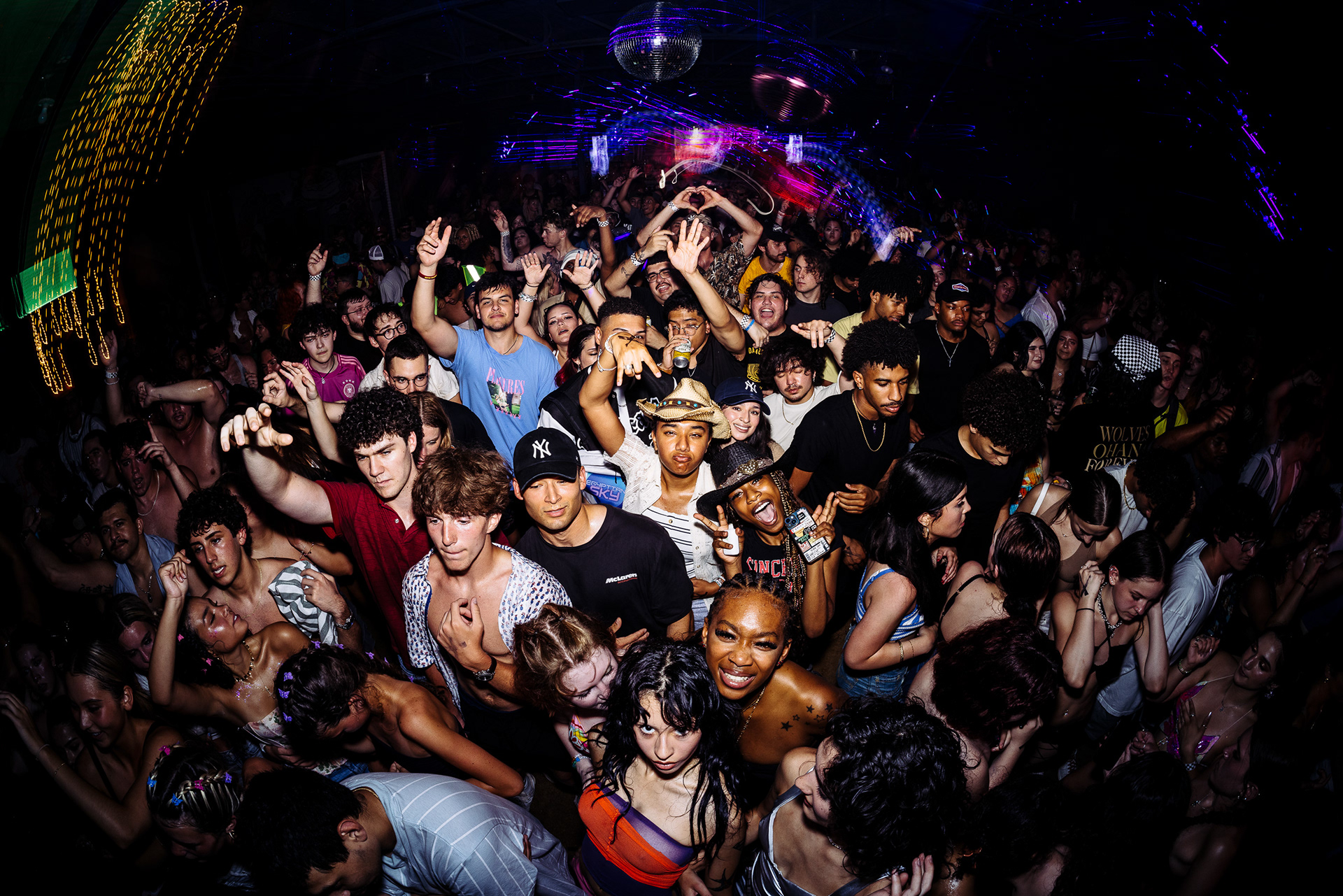 packed general admission crowd at a live show, San Antonio concert photographer Chris Stokes