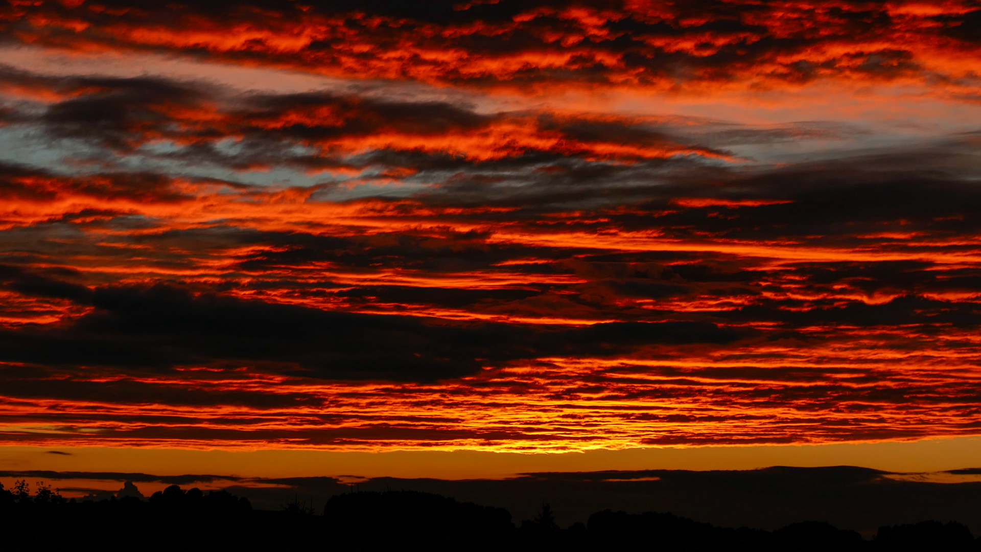 Der Himmel brennt