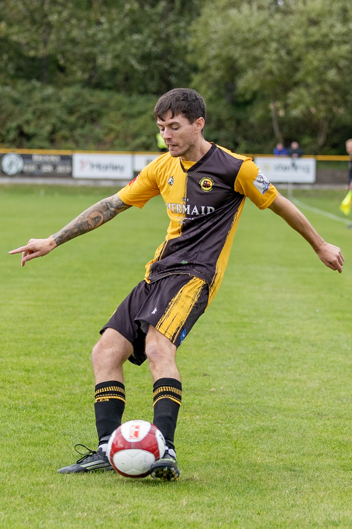 Prescot, ENGLAND -  during the NPL Premier Division match between Prescot Cables and  FC United  at The Auto Safety Centre StadiumCanon Canon EOS R3 1000 1/3200 2.8 (Pic by John Middleton)