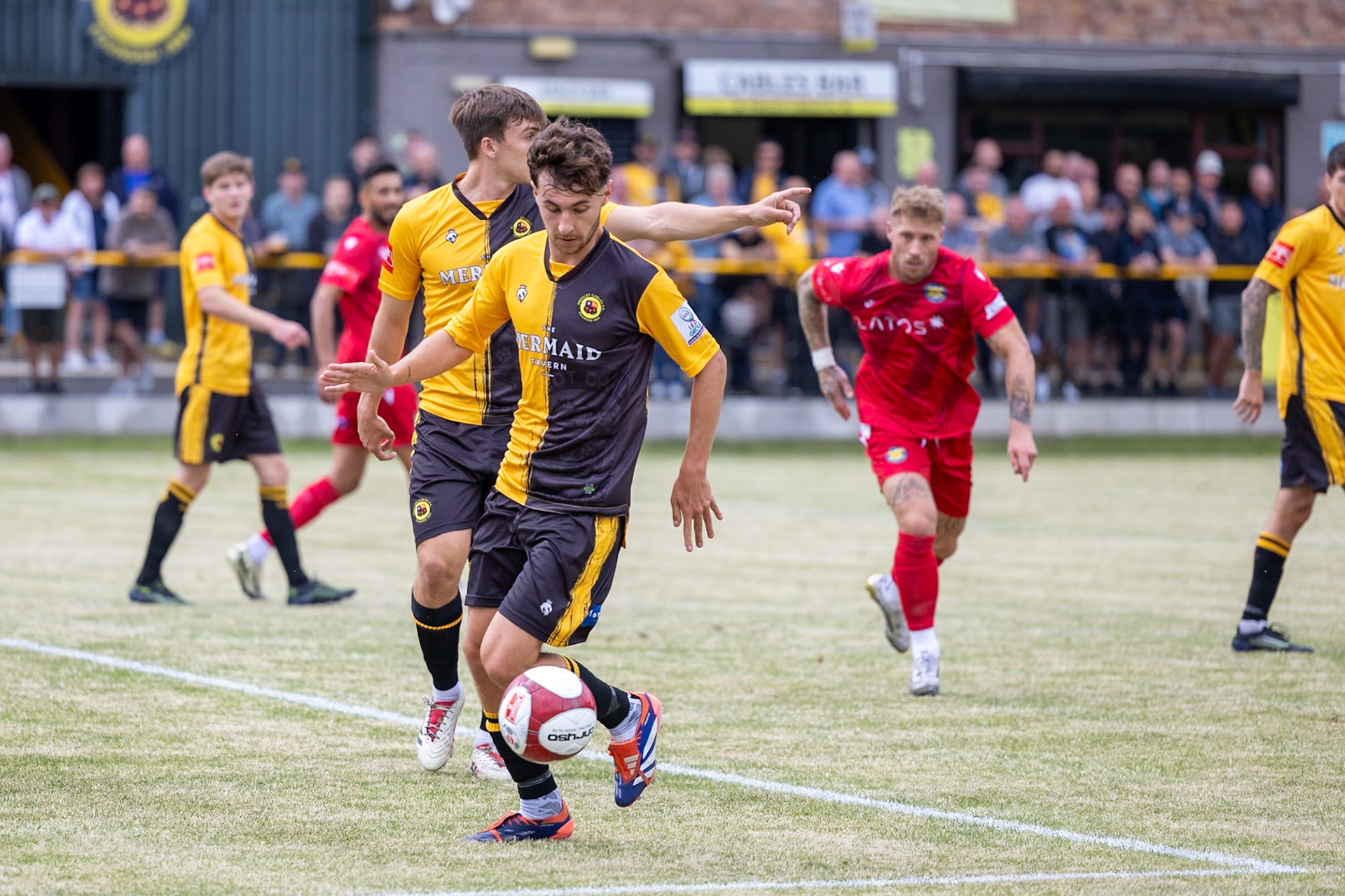 Prescot, ENGLAND - during the NPL Premier Division match between Prescot Cables and Stockton Town at Prescot.Canon Canon EOS R3 800 1/5000 2.8 (Pic by John Middleton)