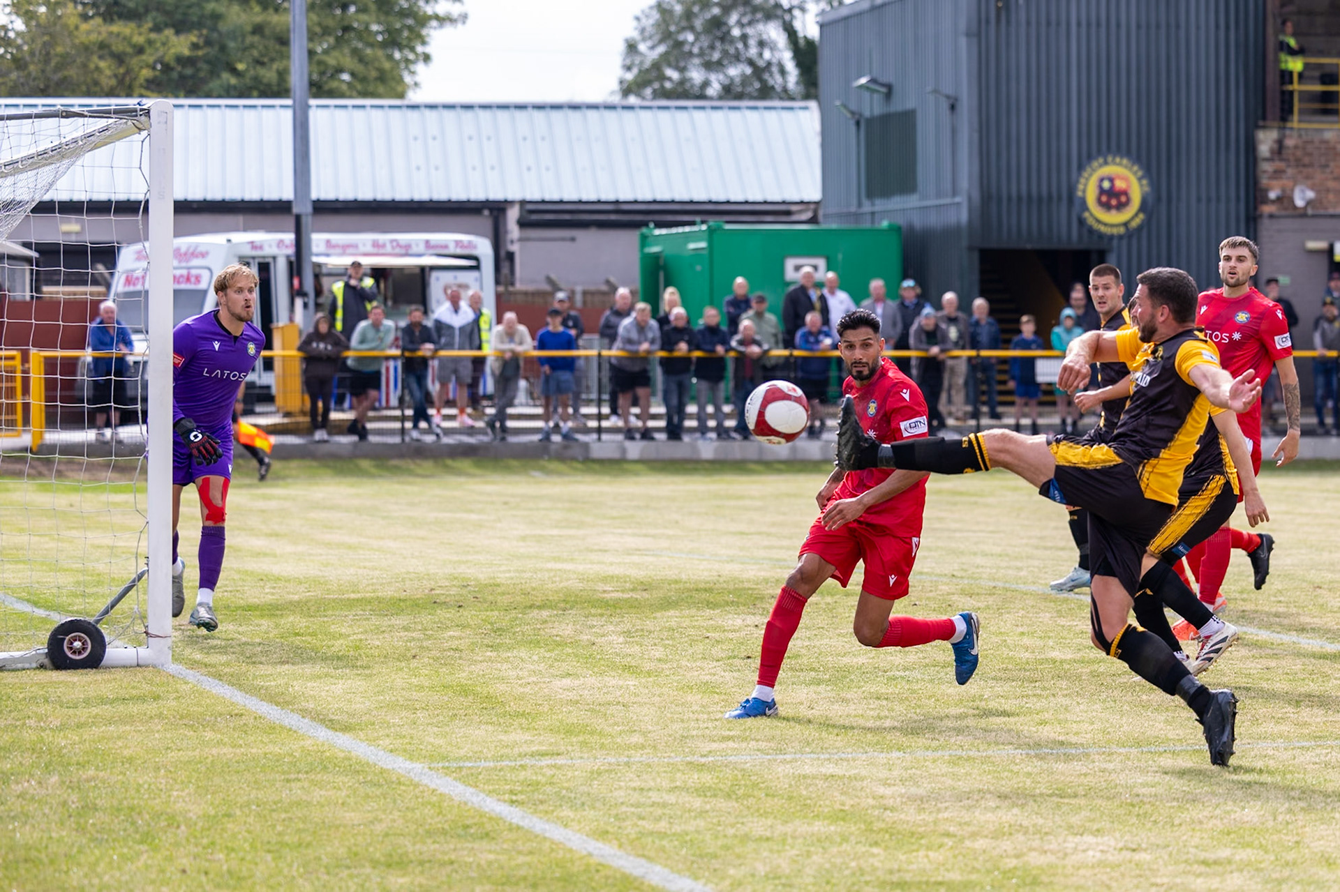 Prescot, ENGLAND - during the NPL Premier Division match between Prescot Cables and Stockton Town at Prescot.Canon Canon EOS R3 640 1/3200 2.8 (Pic by John Middleton)