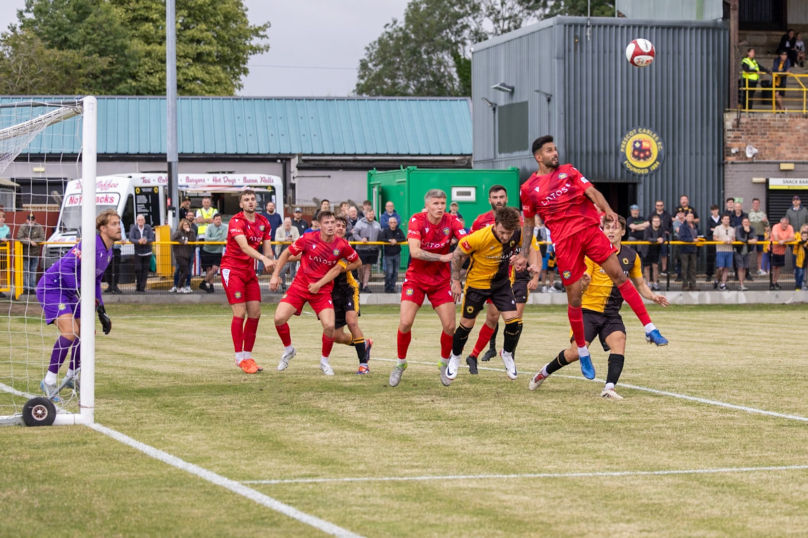 Prescot, ENGLAND - during the NPL Premier Division match between Prescot Cables and Stockton Town at Prescot.Canon Canon EOS R3 800 1/3200 2.8 (Pic by John Middleton)