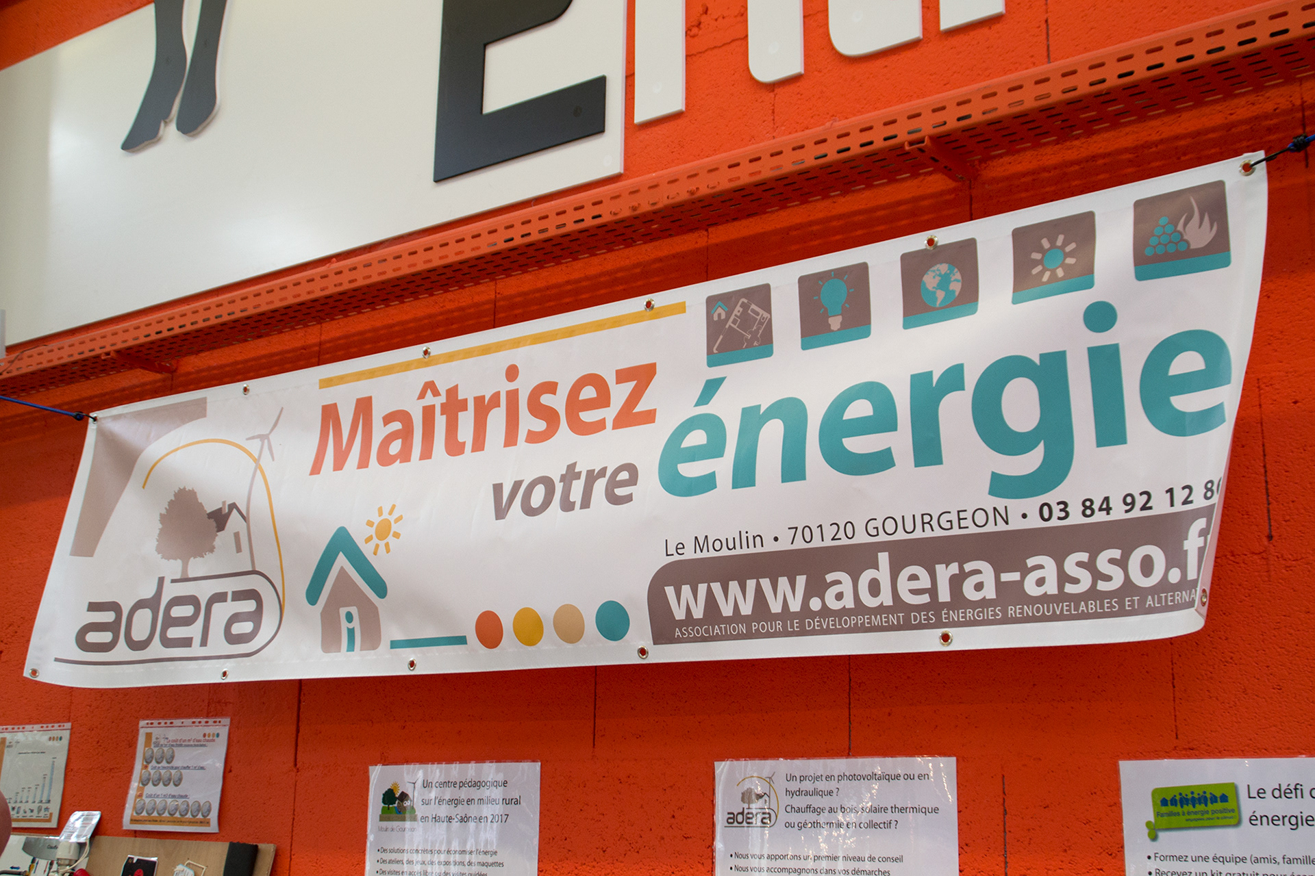 Banderole ADERA.