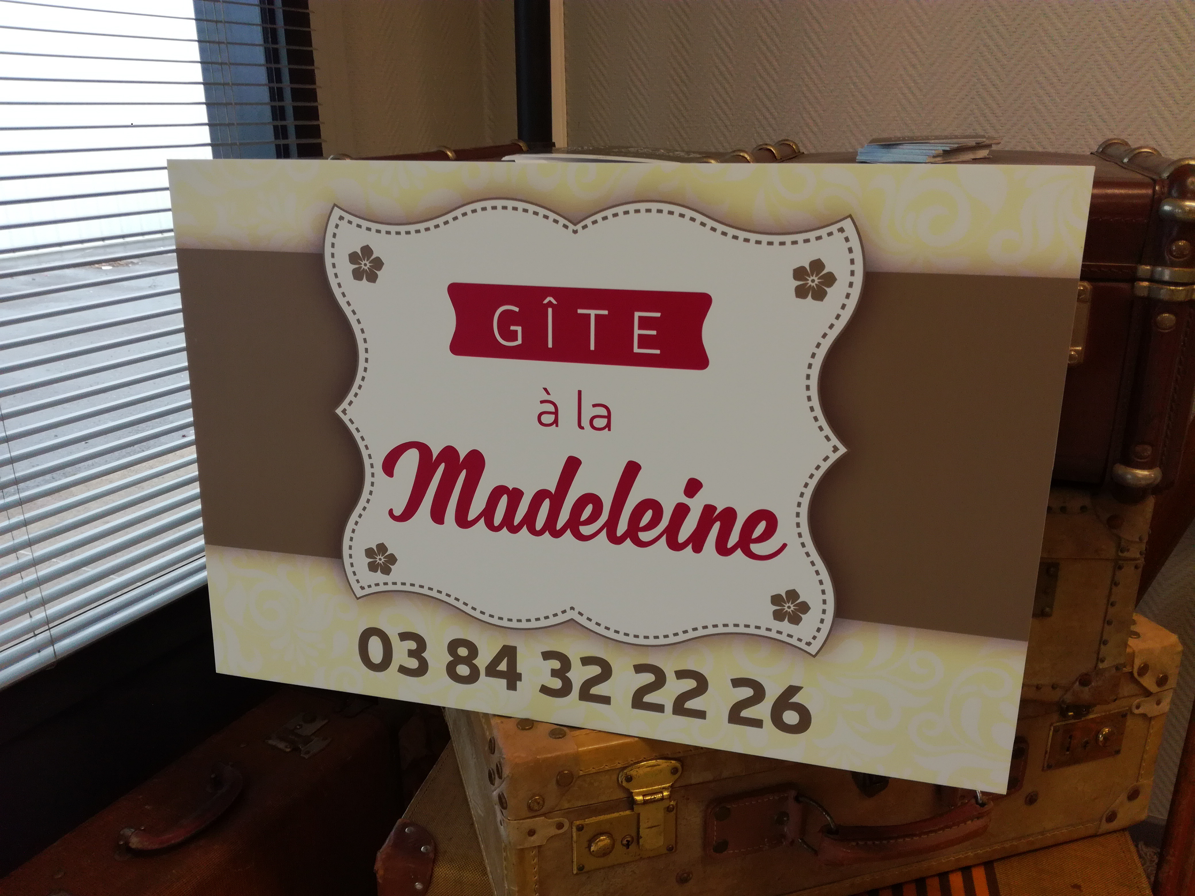 Panneau Gîte à la Madeleine