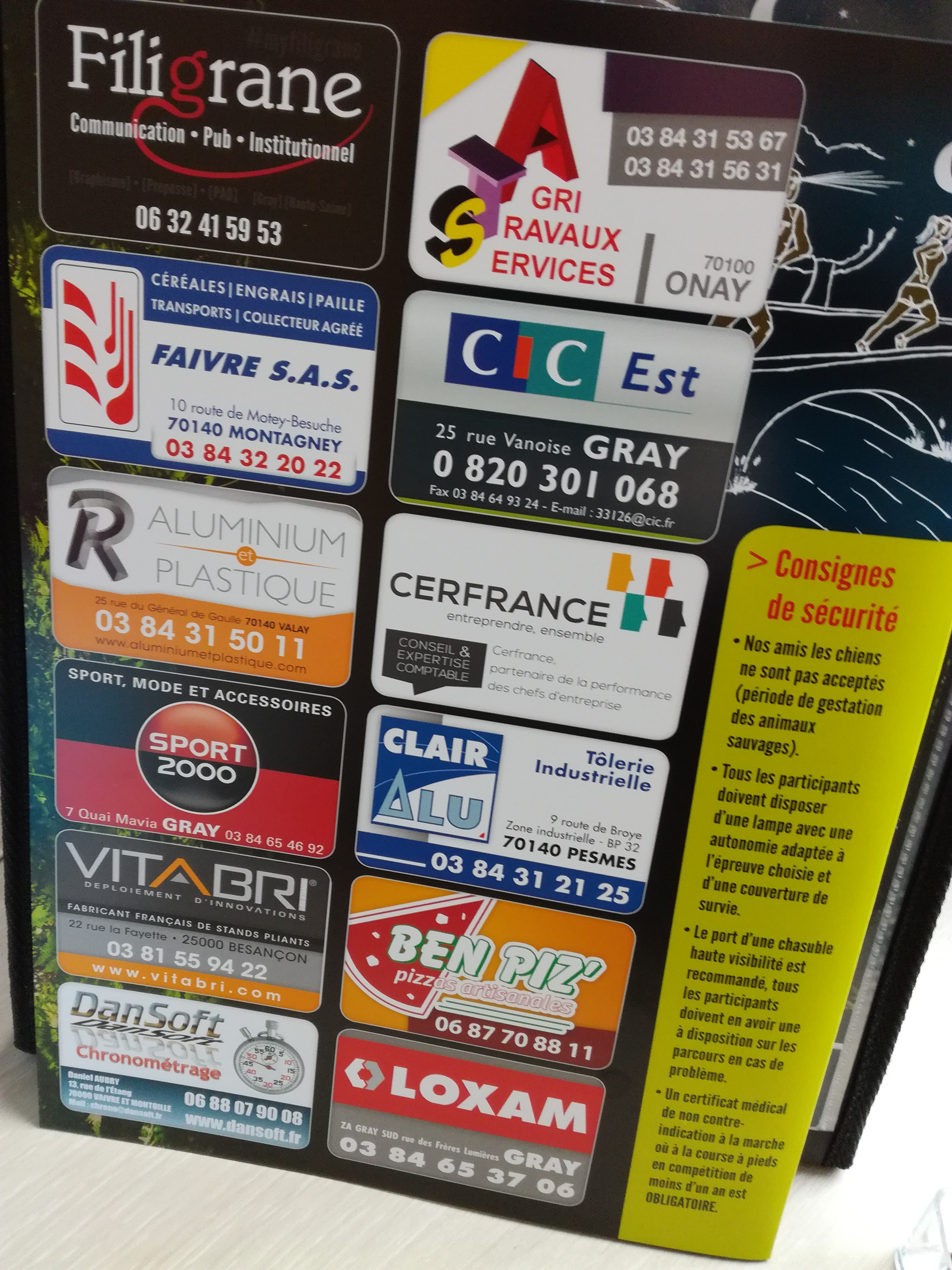 Encarts publicitaires.