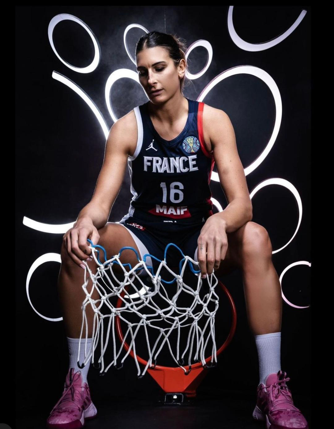 Héléna CIAK ( basketteuse Internationale Française )
