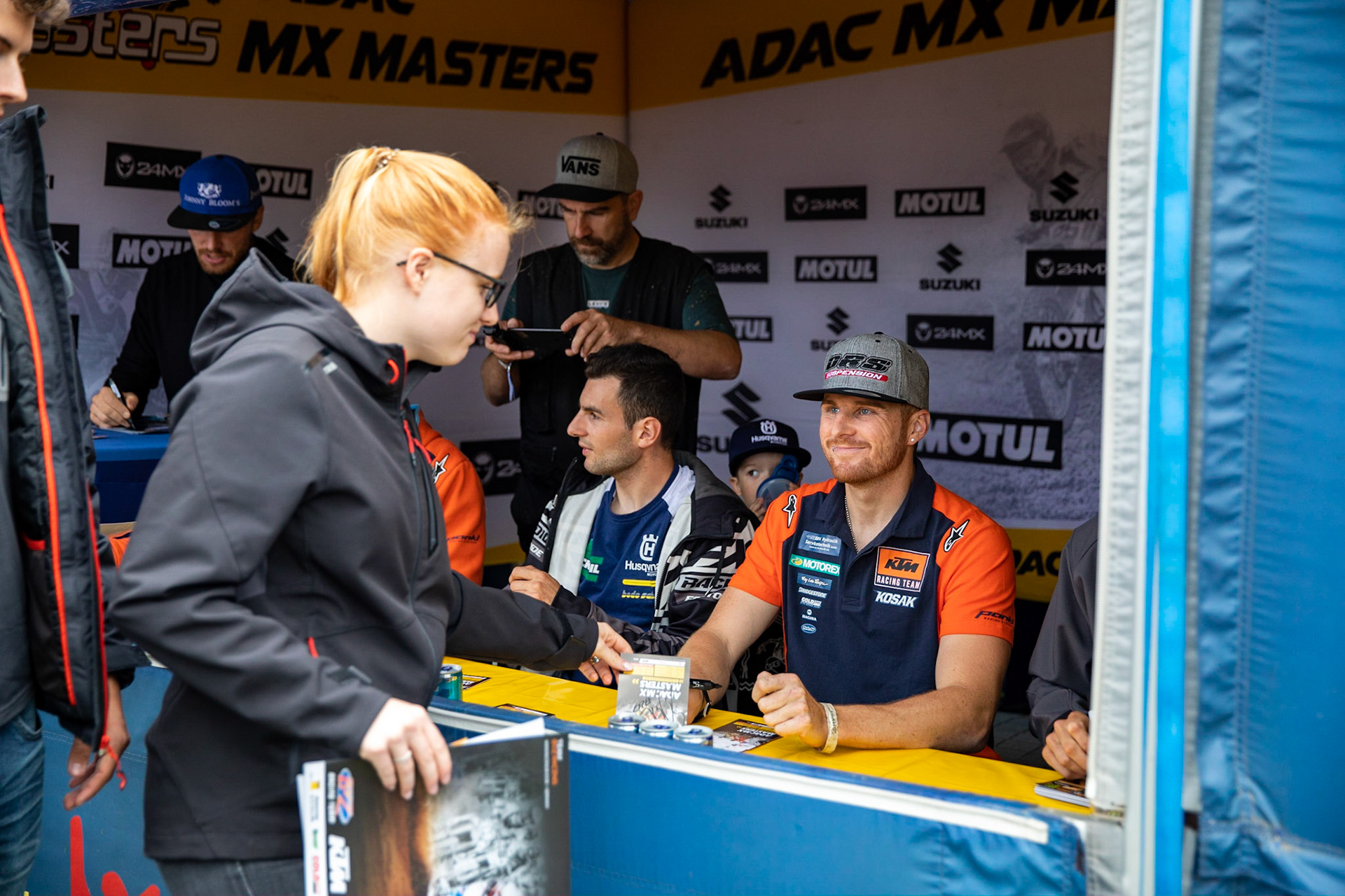 Autogrammstunde der MX Masters hier mit Mike Stender ADAC MX Masters am 21.07.19 auf dem Motorsportanlage in Tensfeld