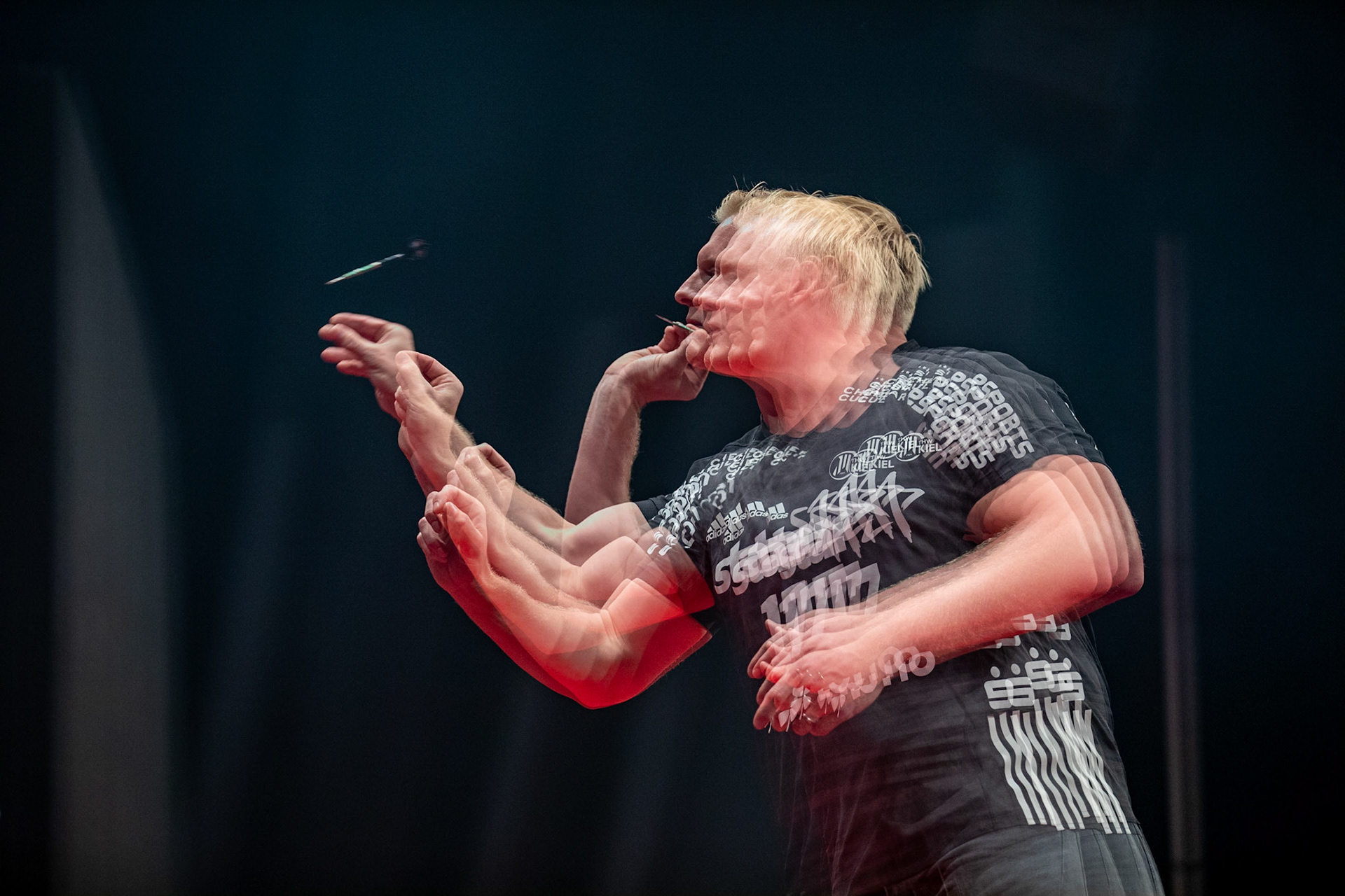 Patrick Wiencek trat im ersten Match des Abends gegen den deutschen Darts-Profi Max Hopp an