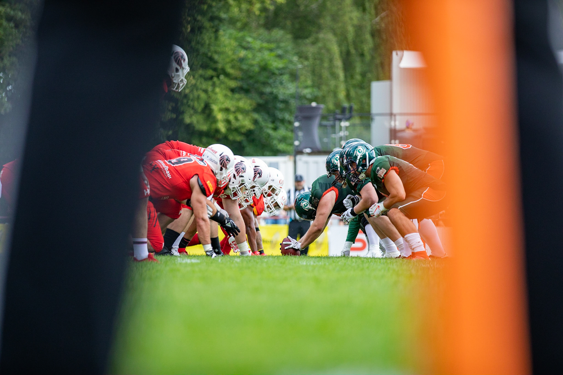 Spiel der Kiel Baltic Hurricanes (grün) gegen die Braunschweig New Yorker Lions (rot) am 03.08.19 im Kilia Stadion in Kiel