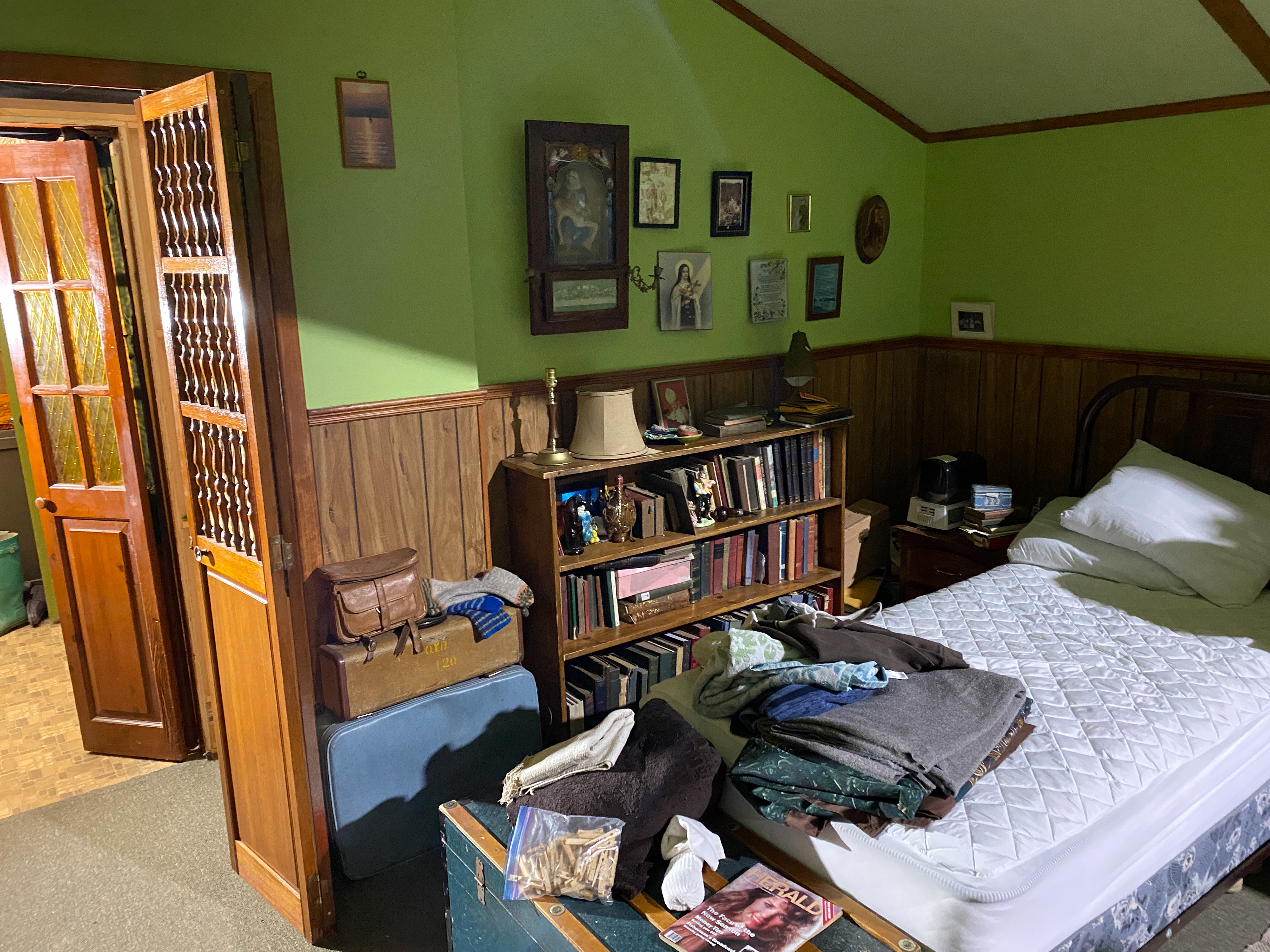 Pop's Room - Son of a Critch