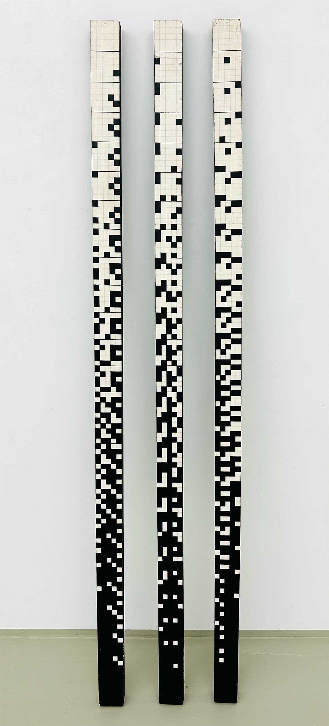 "Chance in game - vertical", 1992, Acrylic on Wood, 3 x 130 x 5 x 3,5 cm