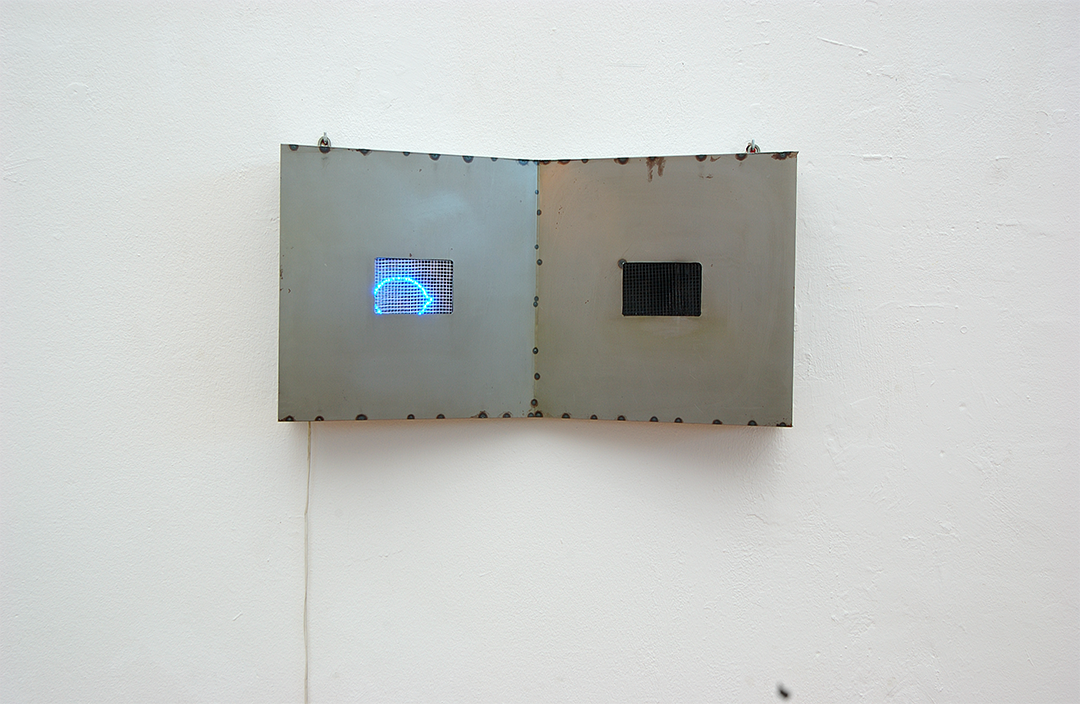 Marcin BERDYSZAK, “Lemon Flash”, 2003, 75 x 40 x 20 cm, Wall object, Installation, Light and Aroma/Fragrance
