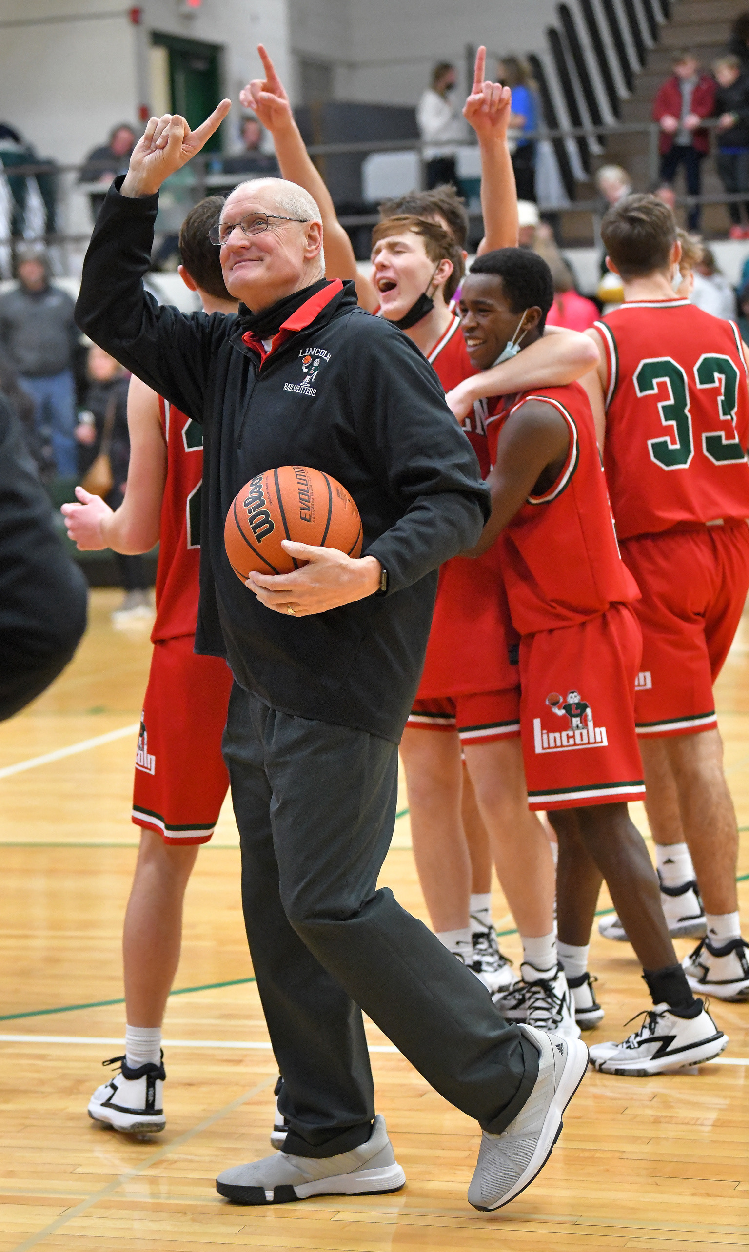 900th Career Win For Coach Neil Alexander