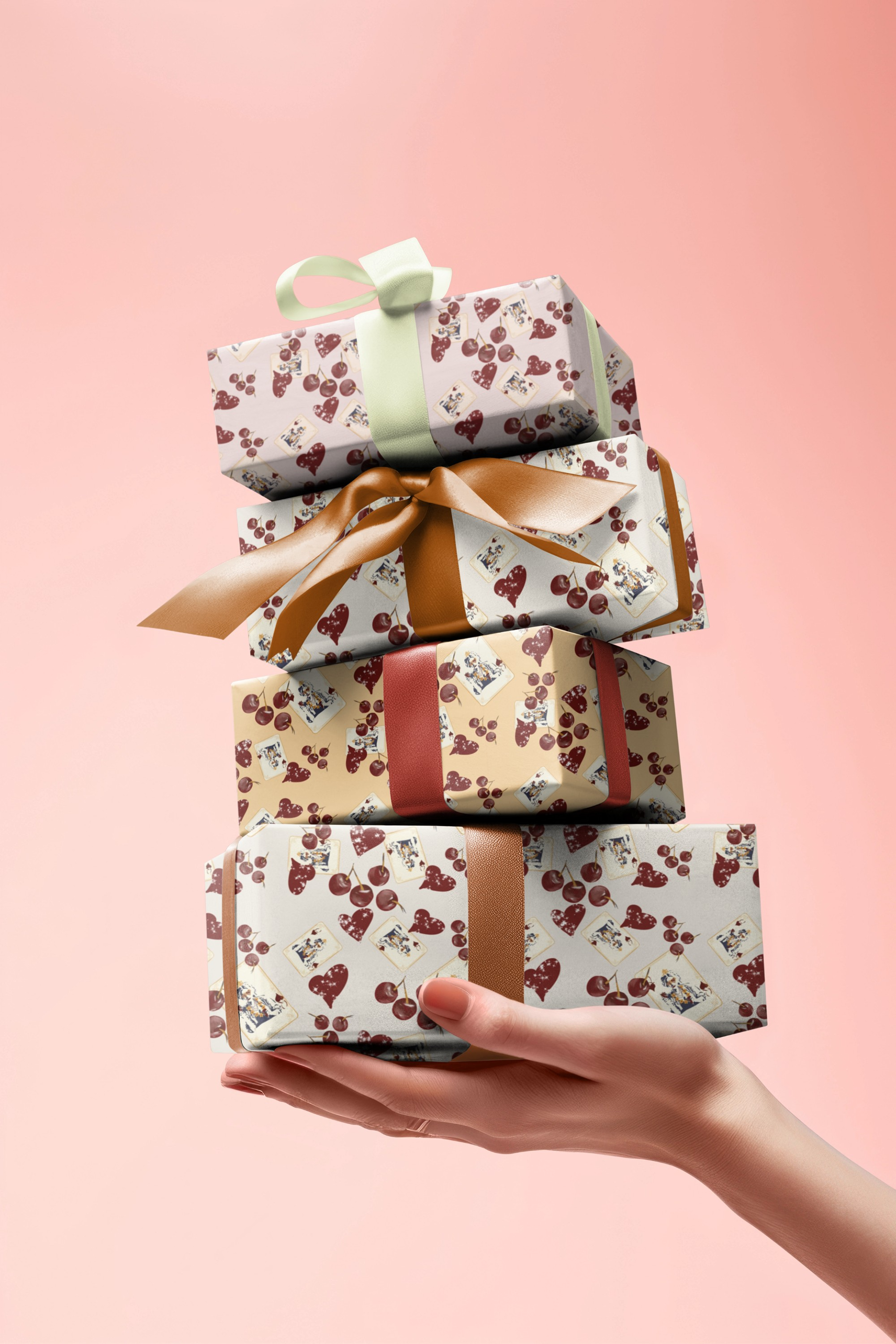 Queen of Hearts - Tea and White