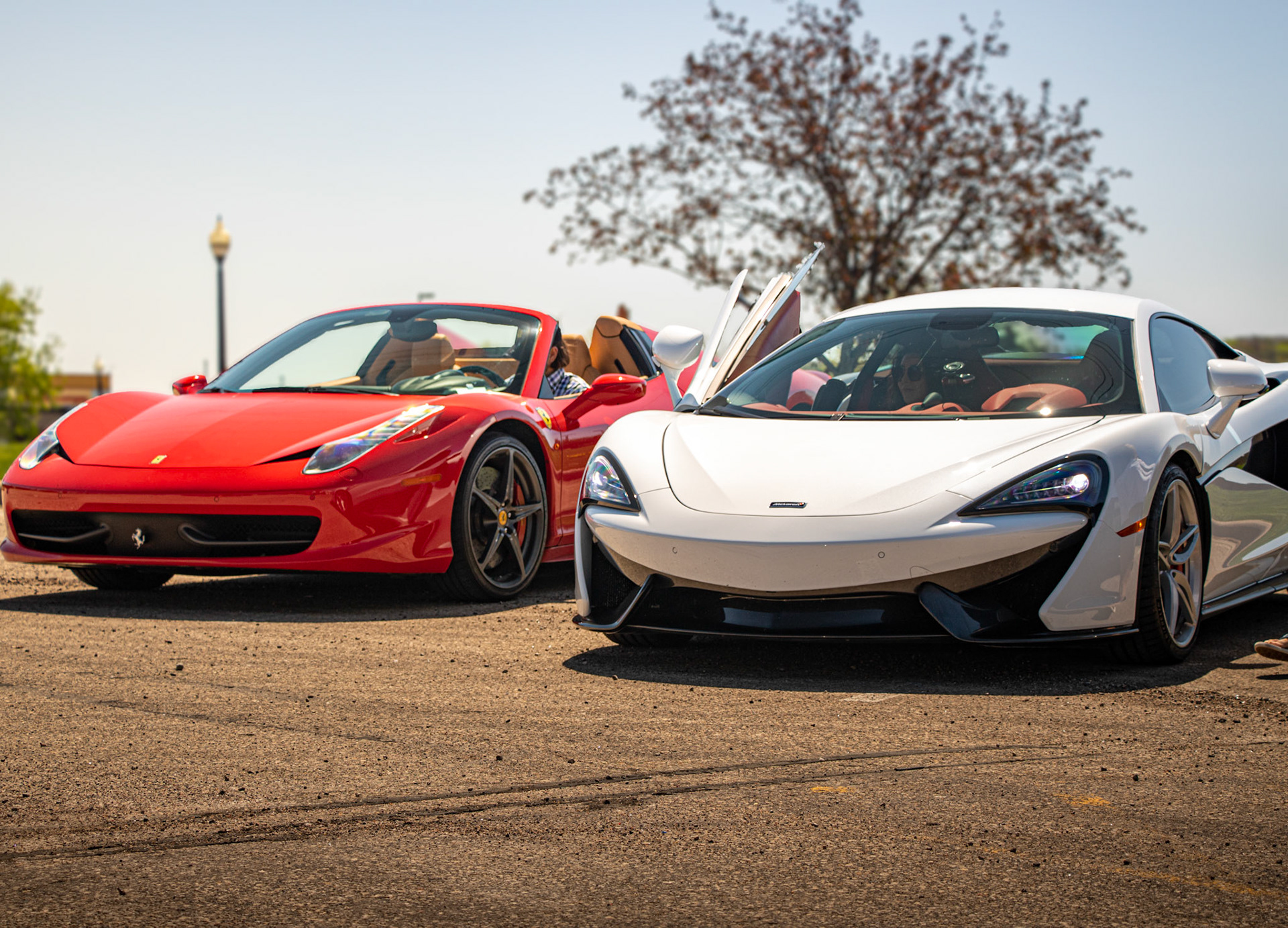 Ferrari 458 Spyder and McLaren 570S