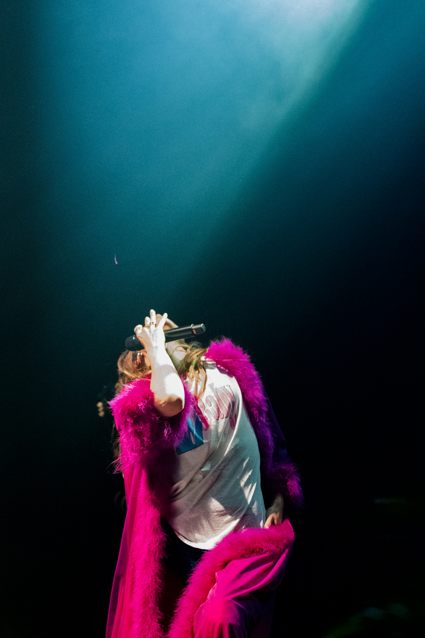 Suki Waterhouse, Montreal, Mtelus