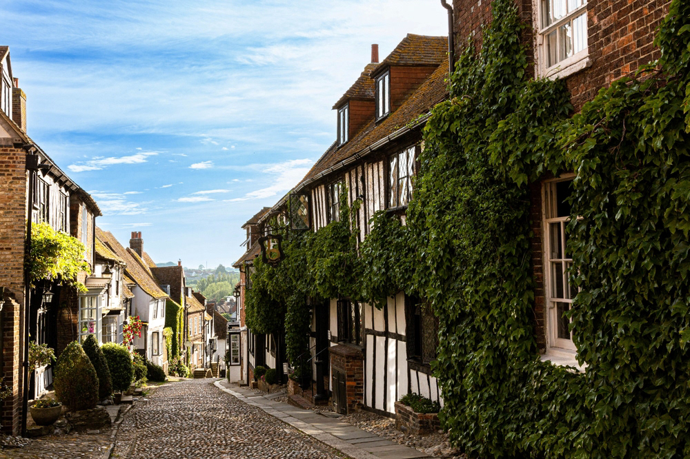 Wander Rye’s cobbled lanes, browse antique shops, and stop for tea and cake