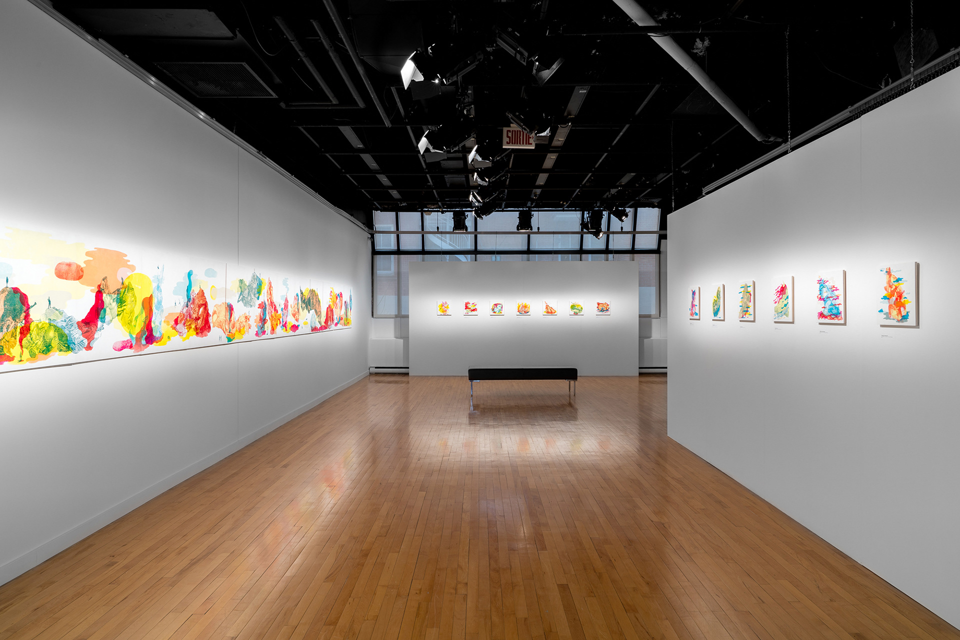 Vue de l'exposition présentée à la Galerie Botrel de la Maison de la Culture Notre-Dame-de-Grâce, Montréal en février 2022