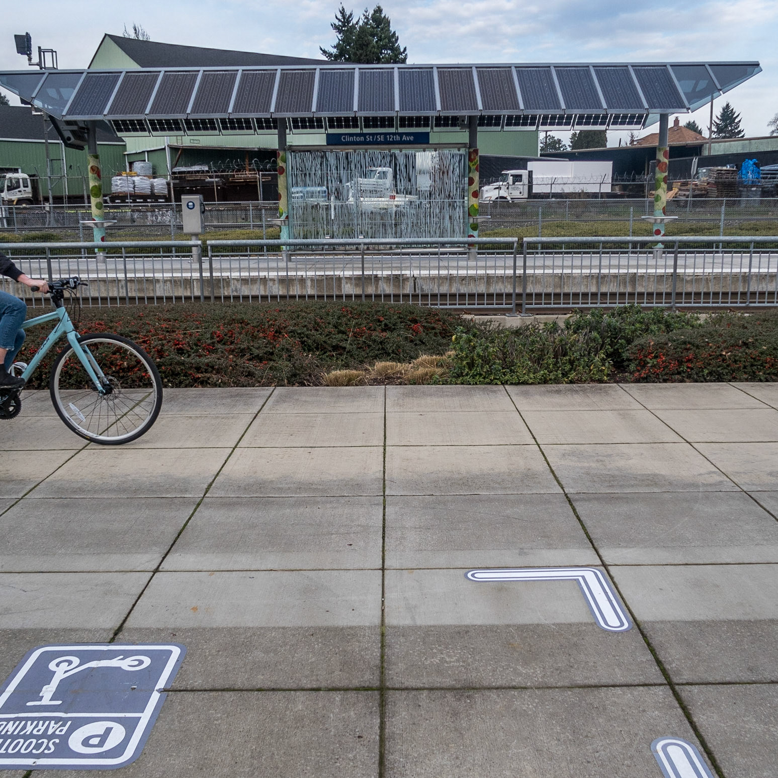 Pacific Northwest Photowalks 1/25/2020 Portland TriMet Line 70 Walk 2