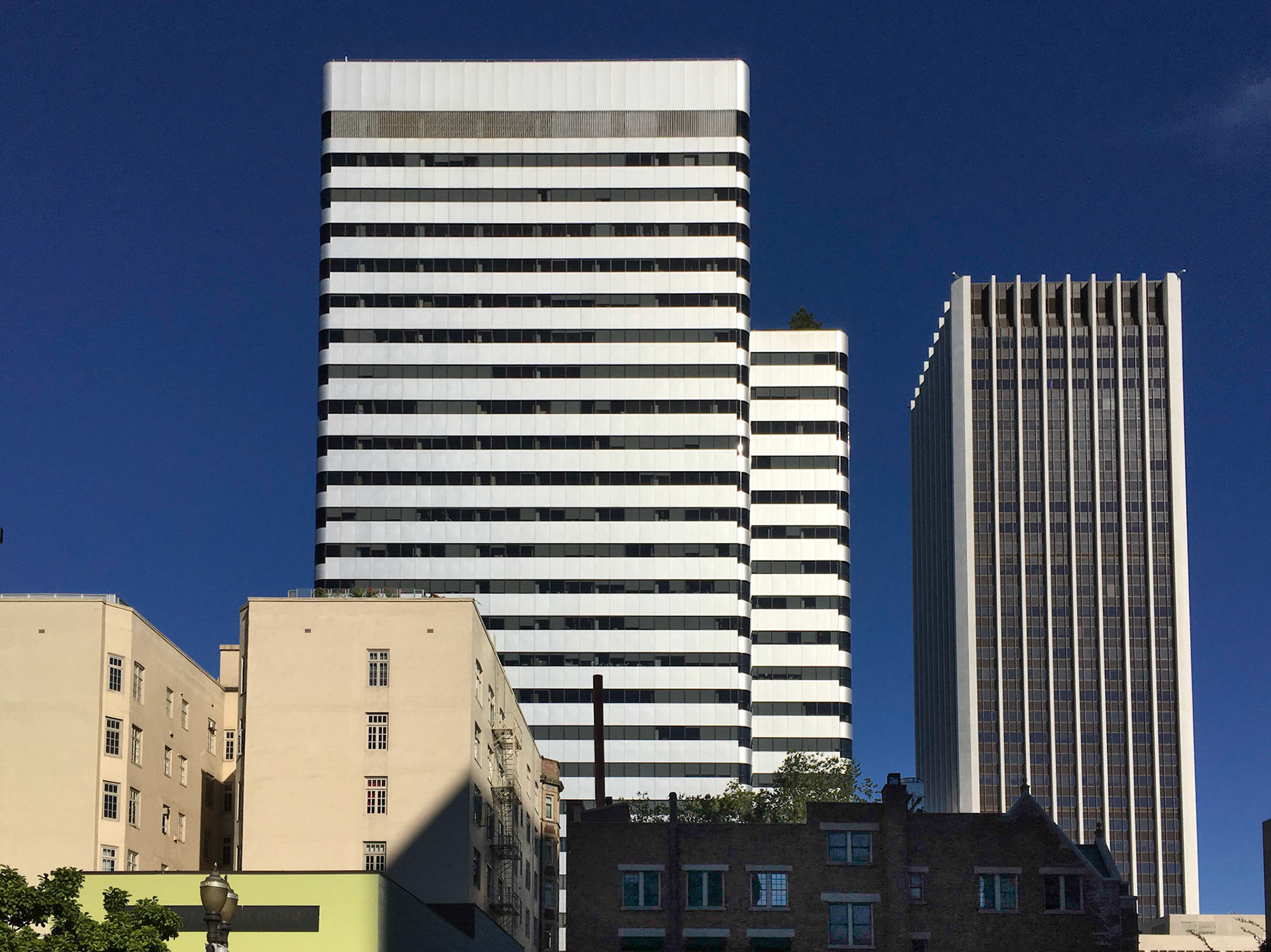 Ref: en.wikipedia.org/wiki/Wells_Fargo_Center_(Portland,_Oregon).