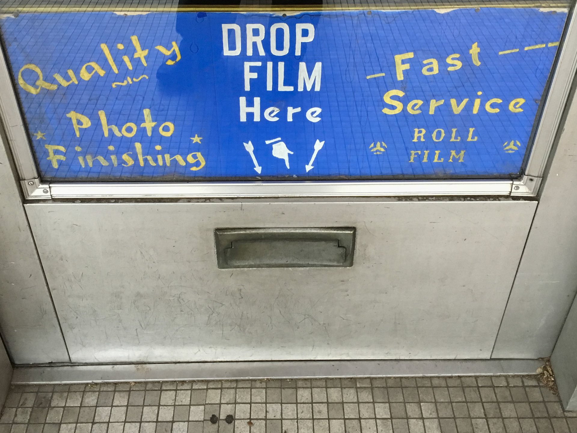 https://www.stumptownblogger.com/2010/11/sandys-camera-shop.html