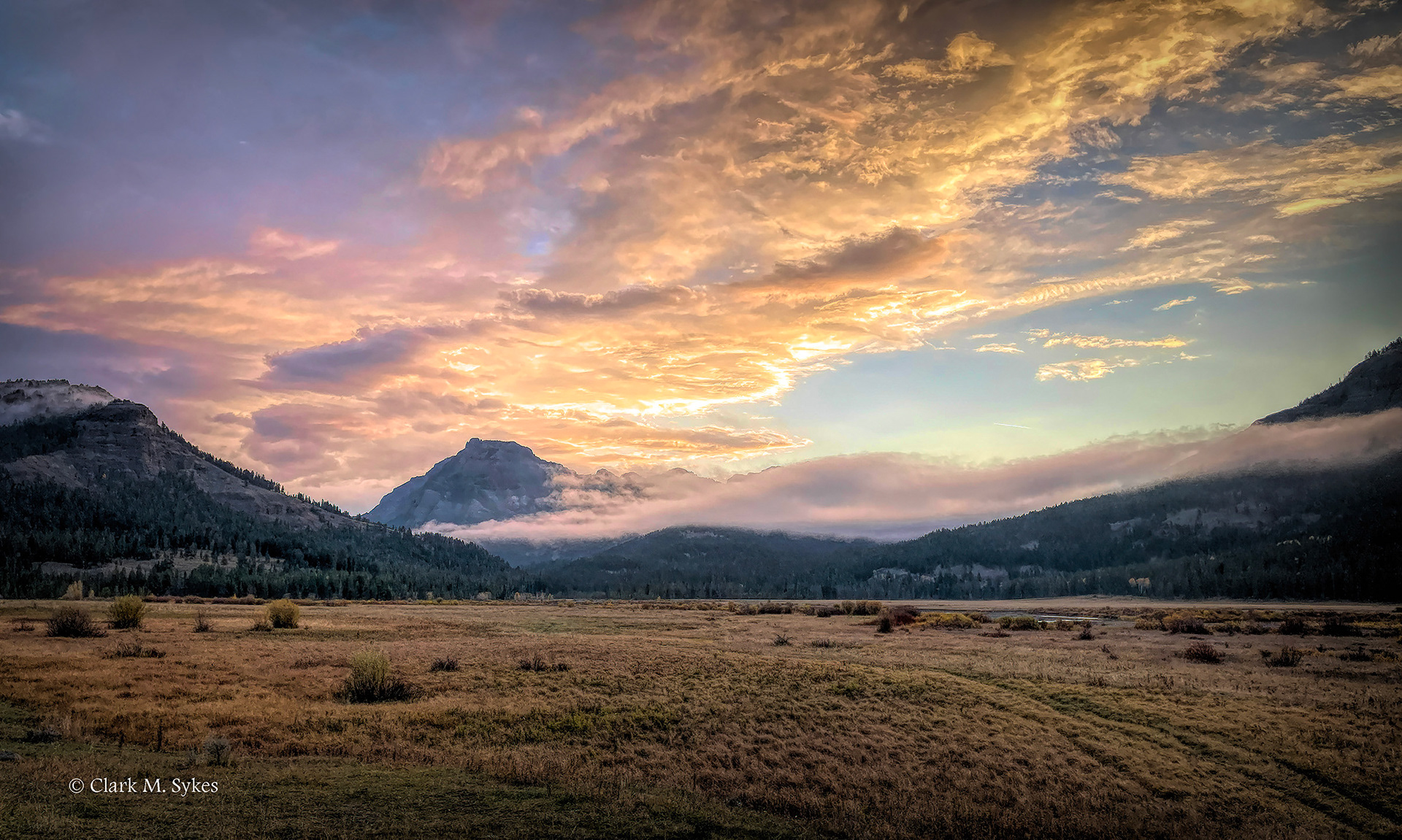 Lamar Valley sunrise, Yellowstone (Image YS-19)