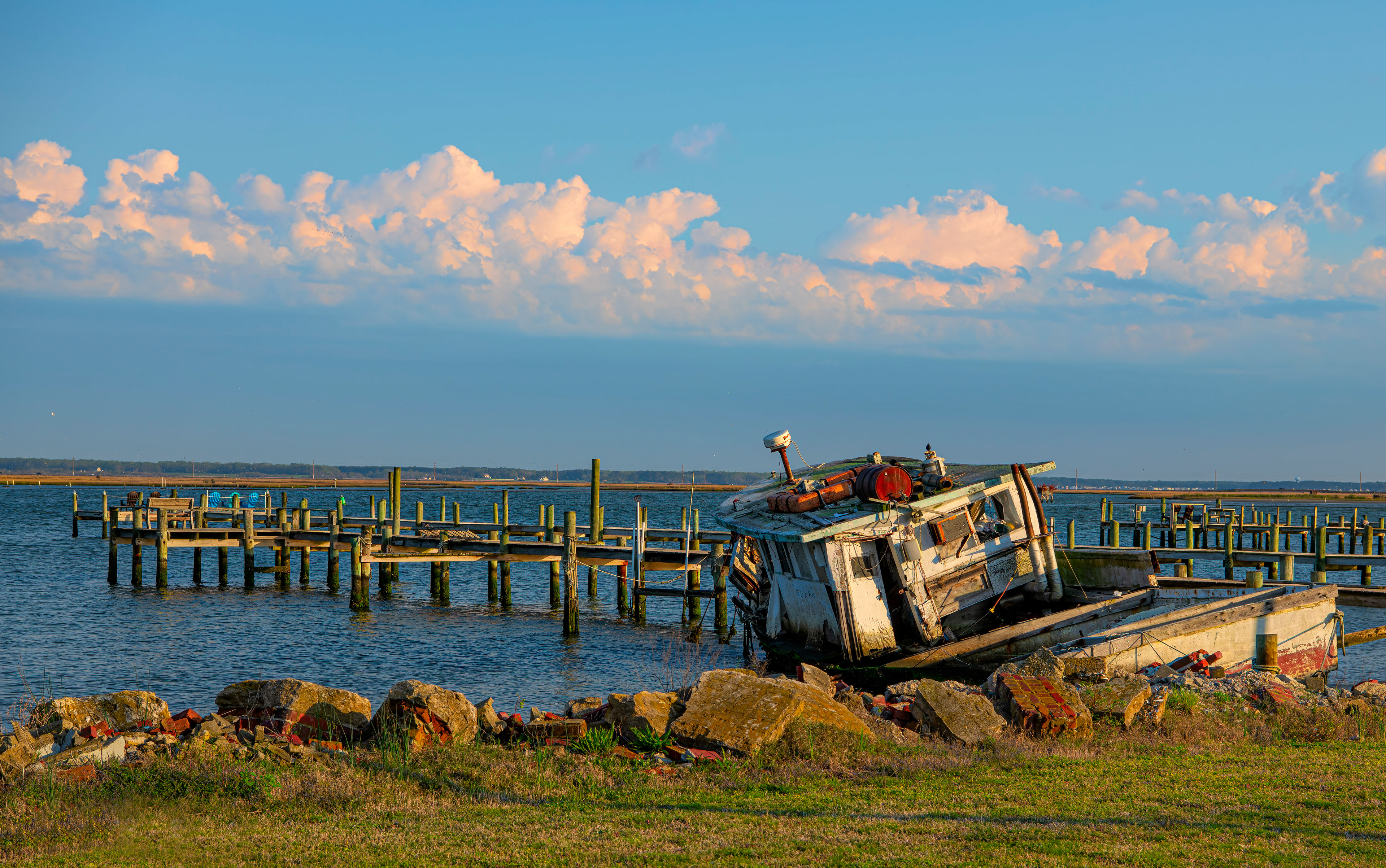 Abandoned fishing boat, Chincoteague, Virginia (Image CH-16)
