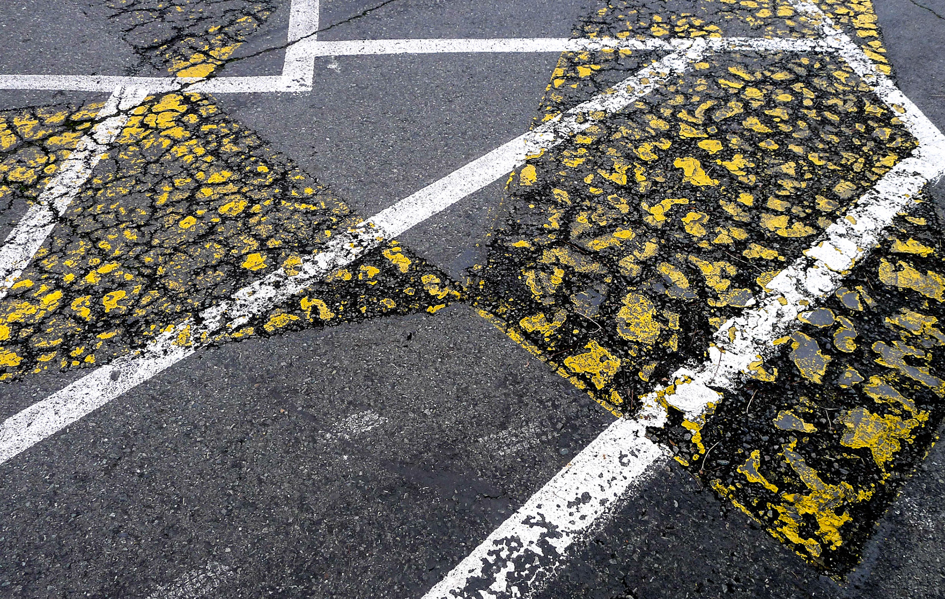 White Lines Yellow Patterns 2