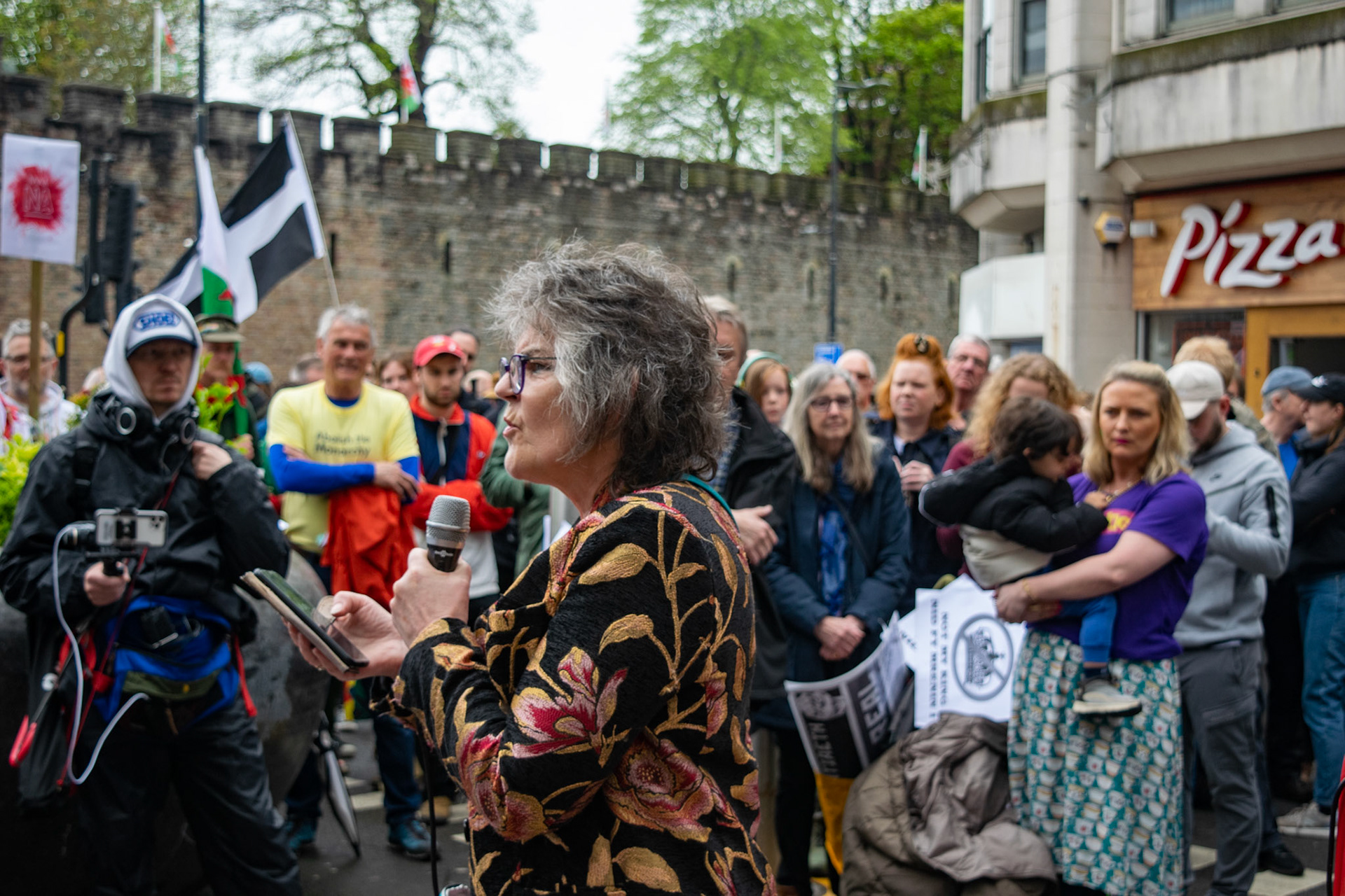 There were speeches from the Cymru Republic, the organisers.